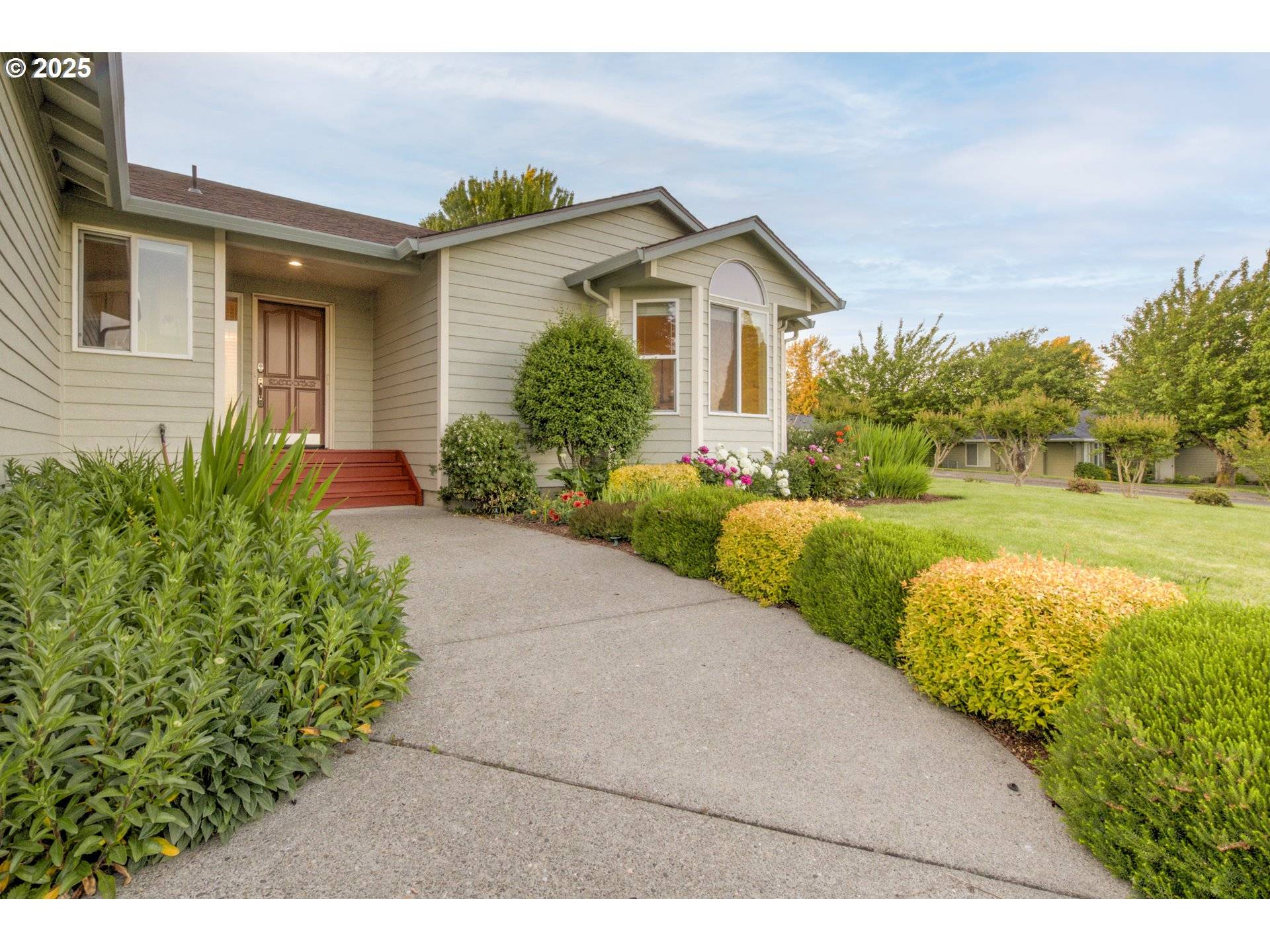 La Center, WA 98629,425 W 8TH ST