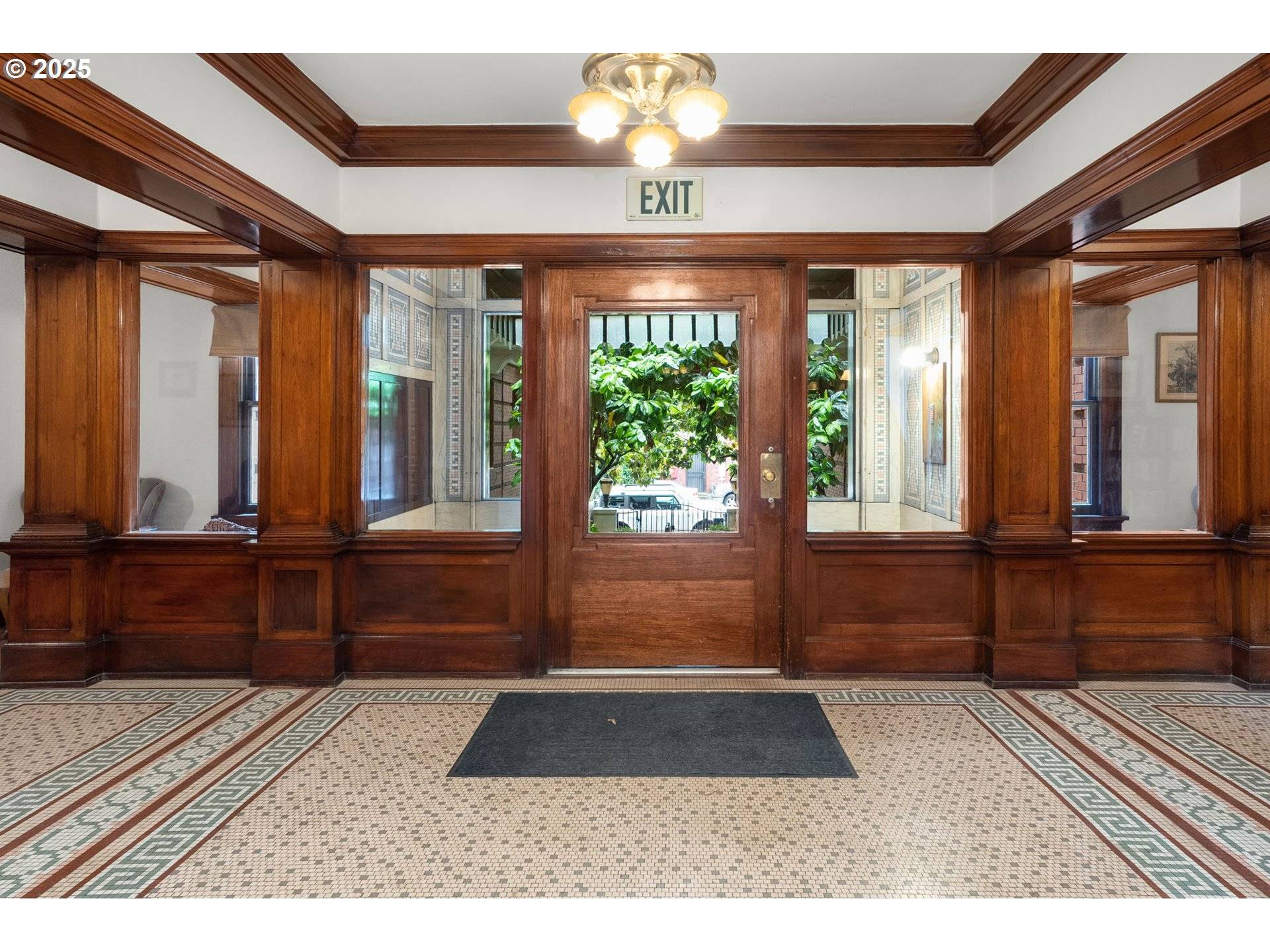 Portland, OR 97209,2083 NW JOHNSON ST #45