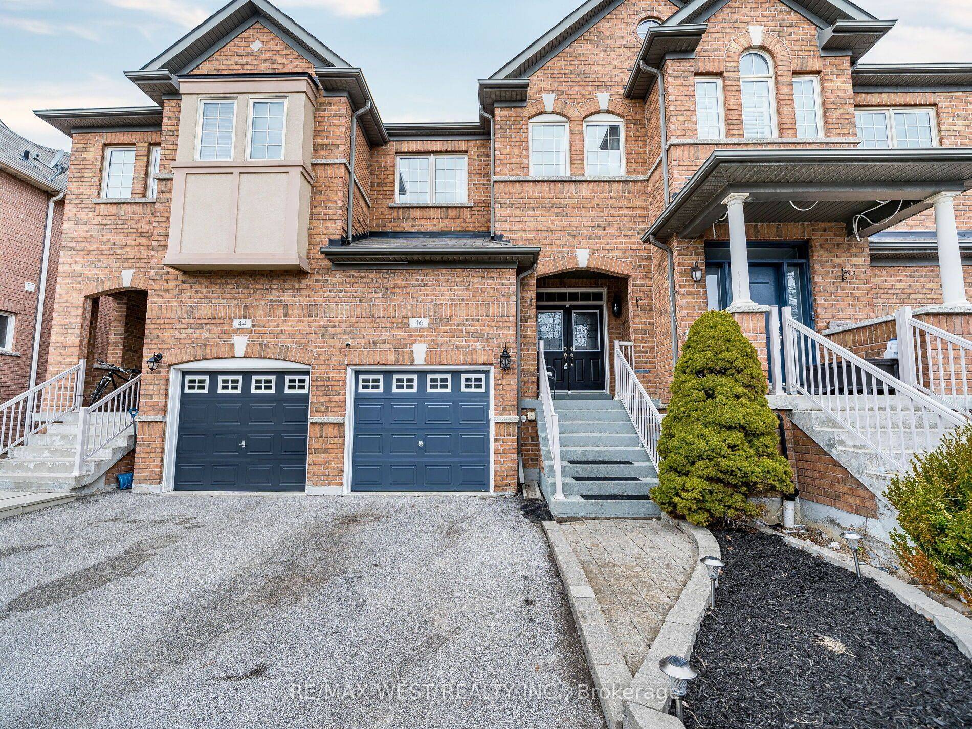 Bradford West Gwillimbury, ON L3Z 2A5,46 Gosnel CIR