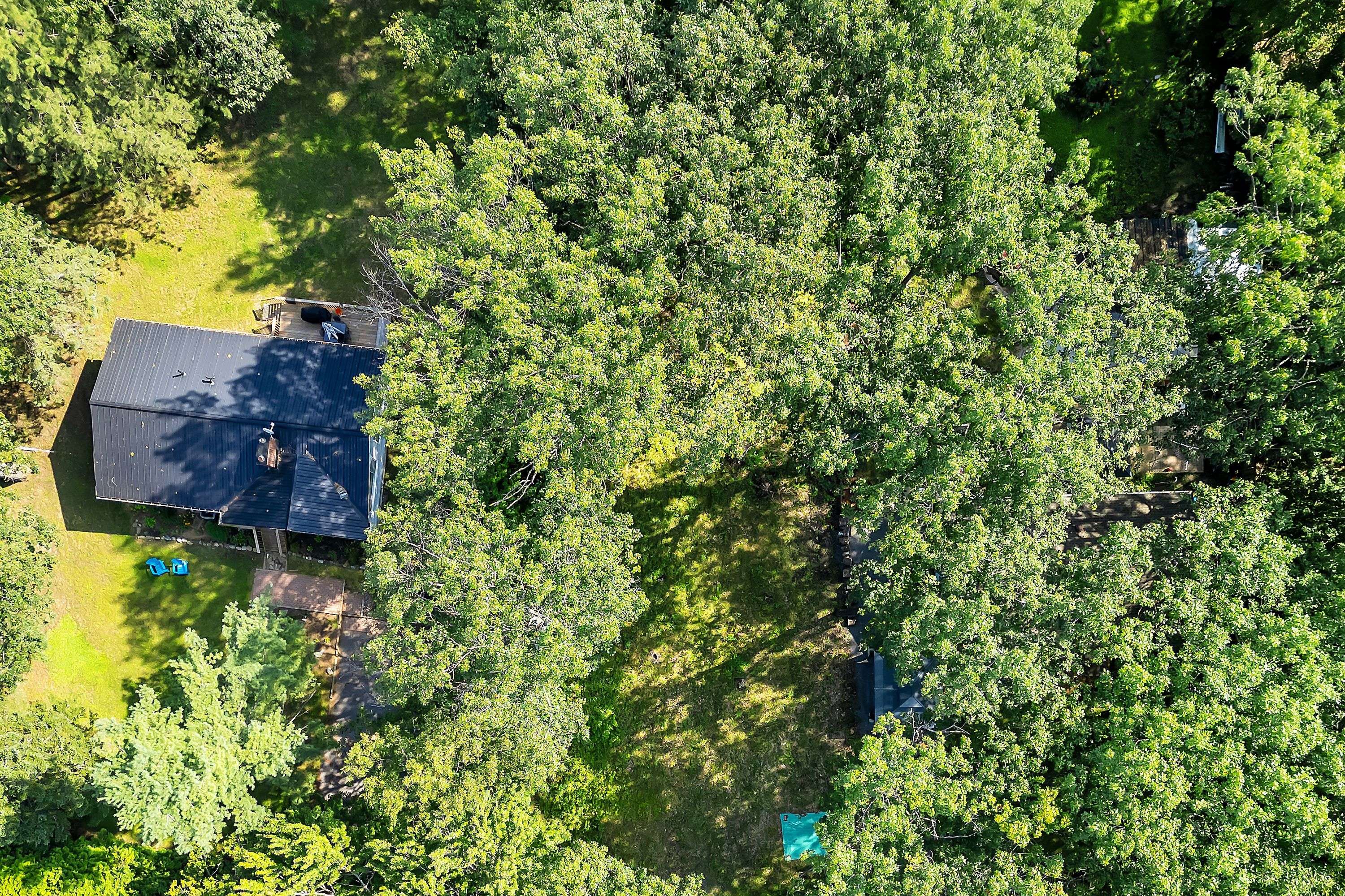 Constance Bay - Dunrobin - Kilmaurs - Woodlawn, ON K0A 3M0,675 Bayview DR