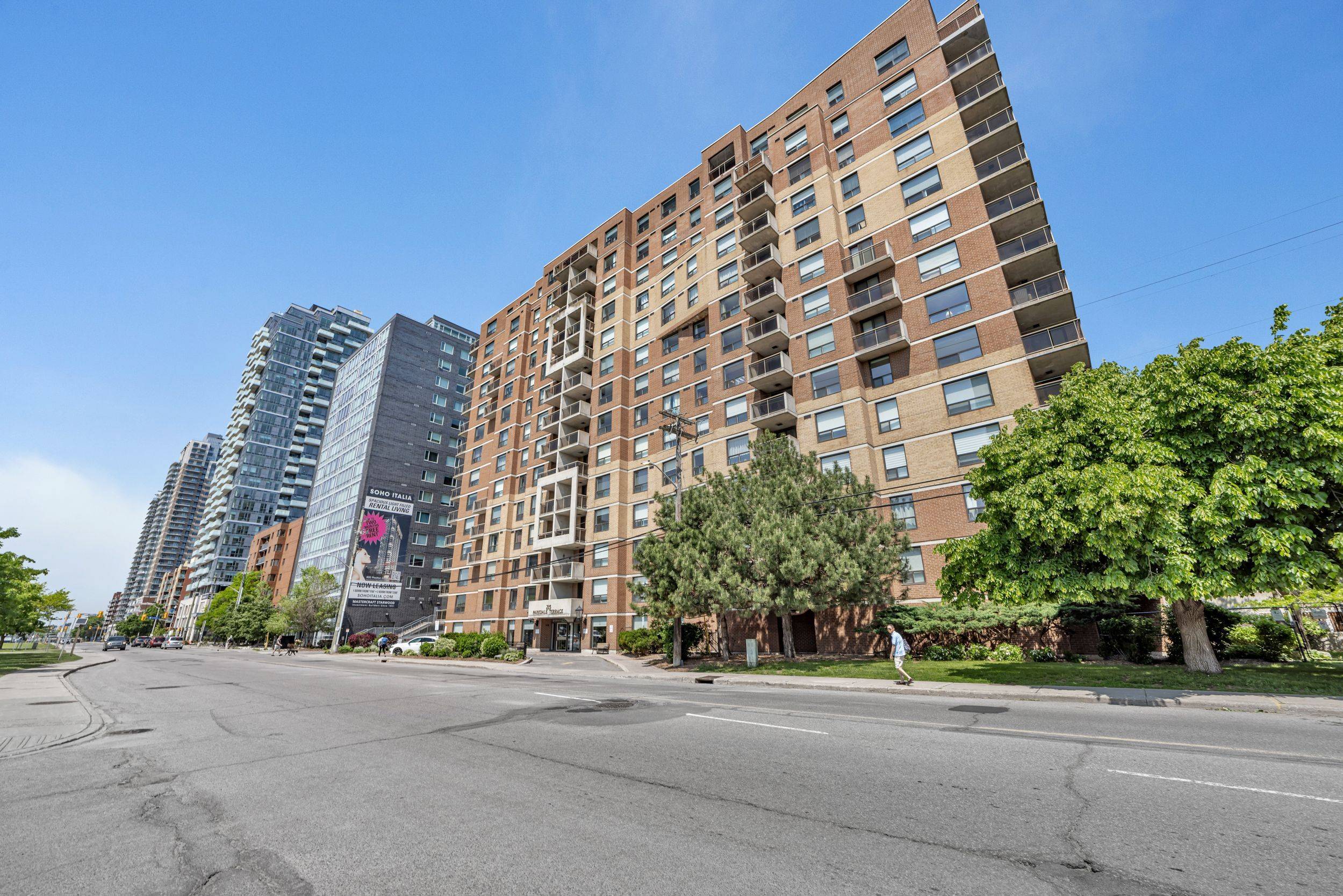 West Centre Town, ON K1Y 4T8,215 Parkdale AVE #904
