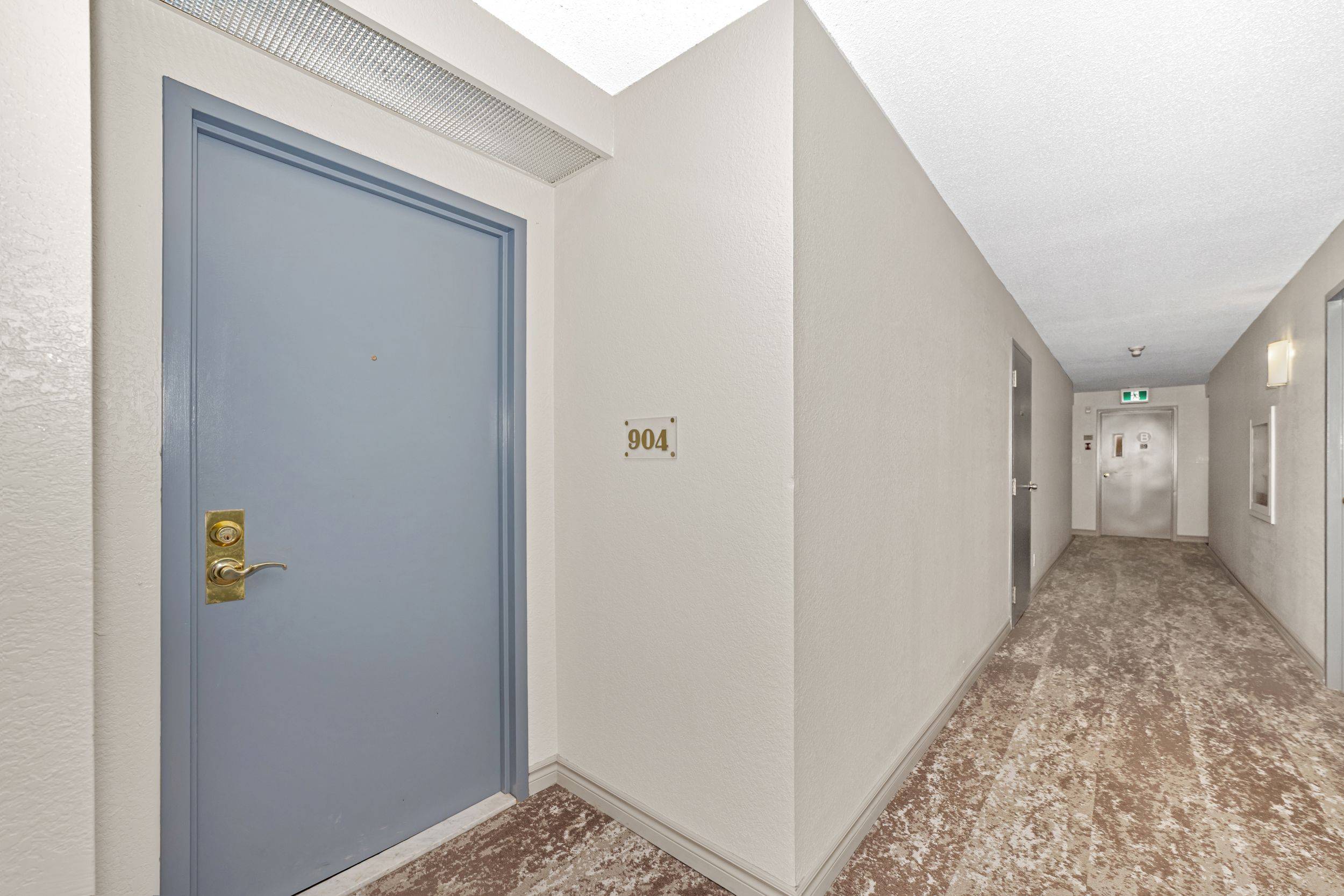 West Centre Town, ON K1Y 4T8,215 Parkdale AVE #904