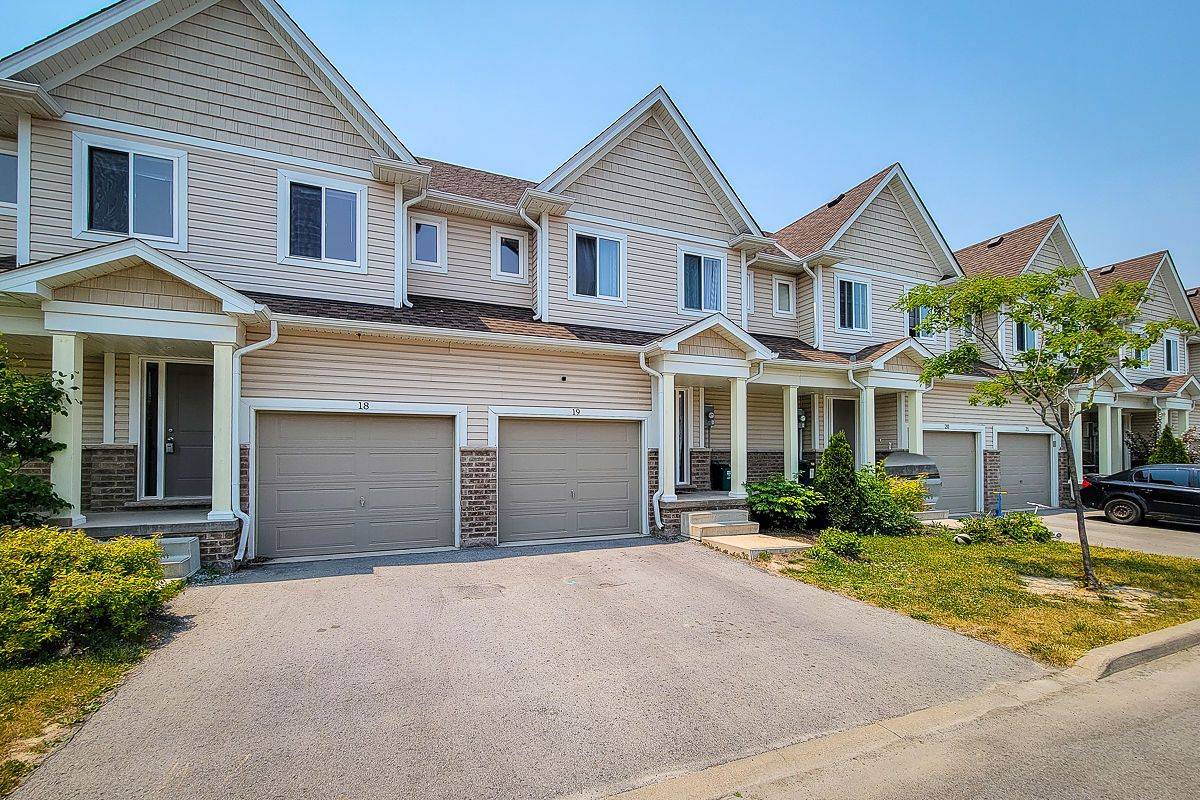St. Catharines, ON L2P 3M8,60 Canterbury DR #19