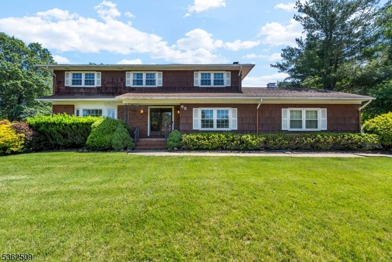 North Brunswick Twp., NJ 08902,85 Hidden Lake Dr