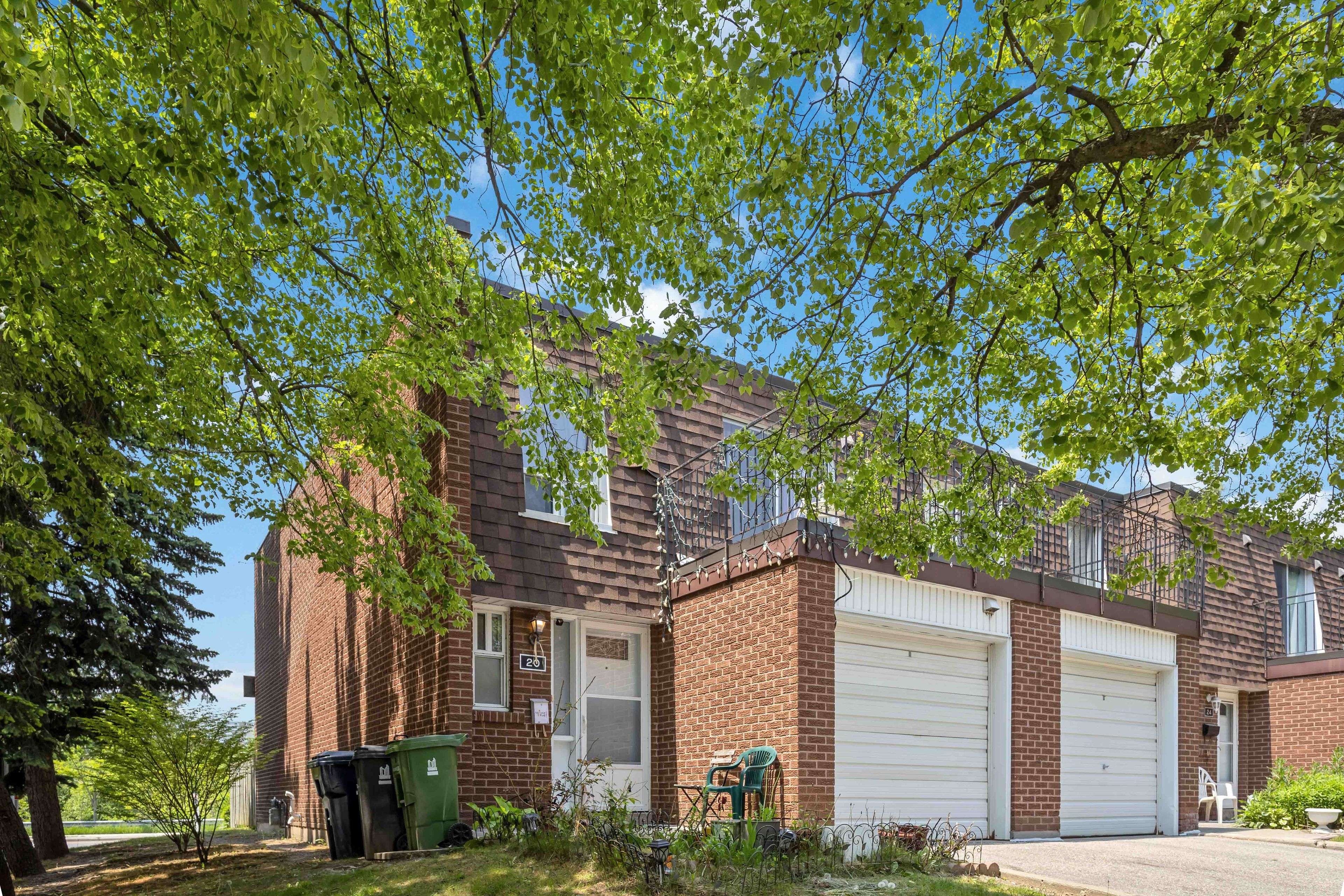 Toronto E05, ON M1W 2G8,50 Bridletowne CIR W #20