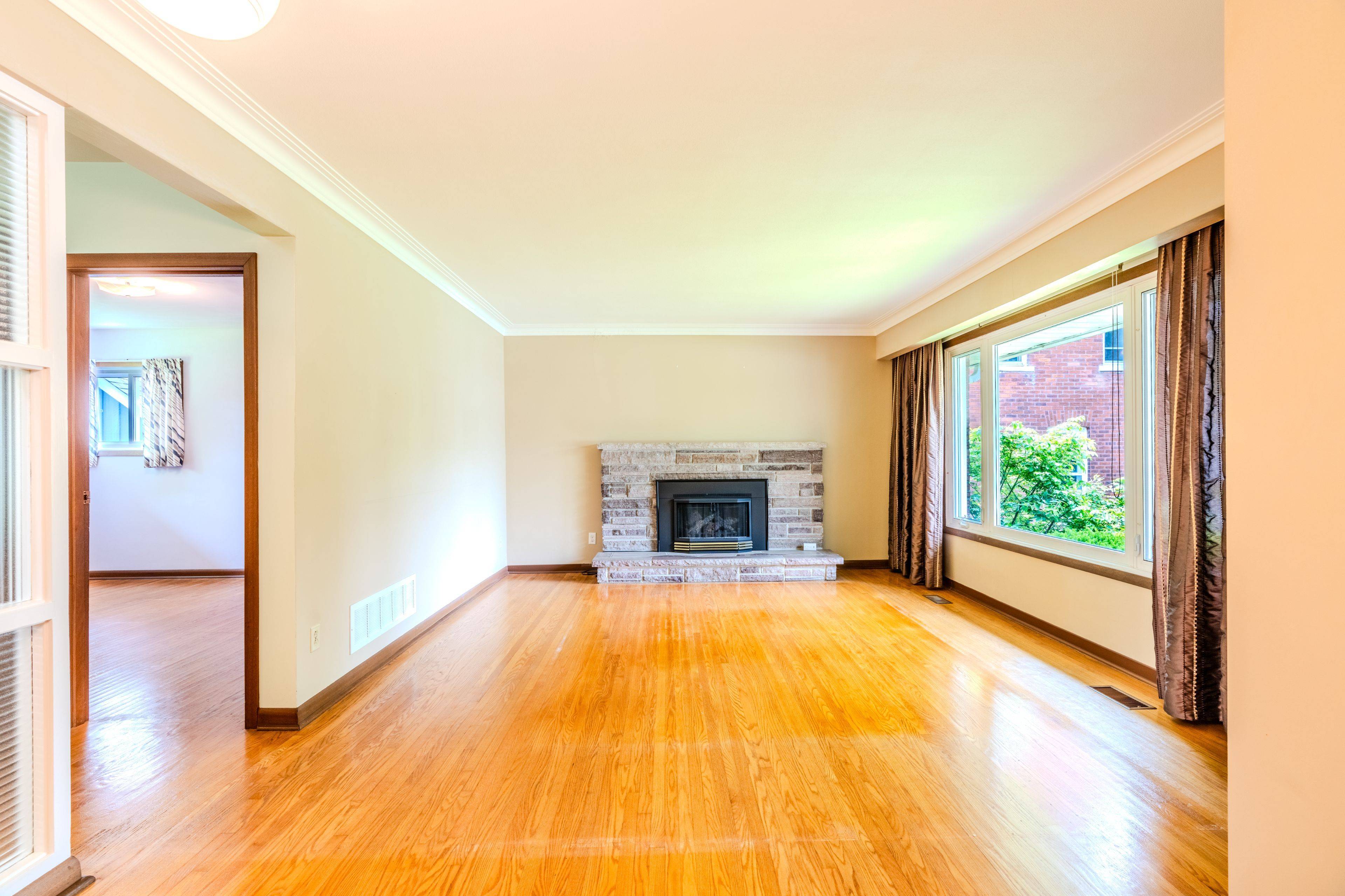 Markham, ON L3P 2A5,35 Peter ST