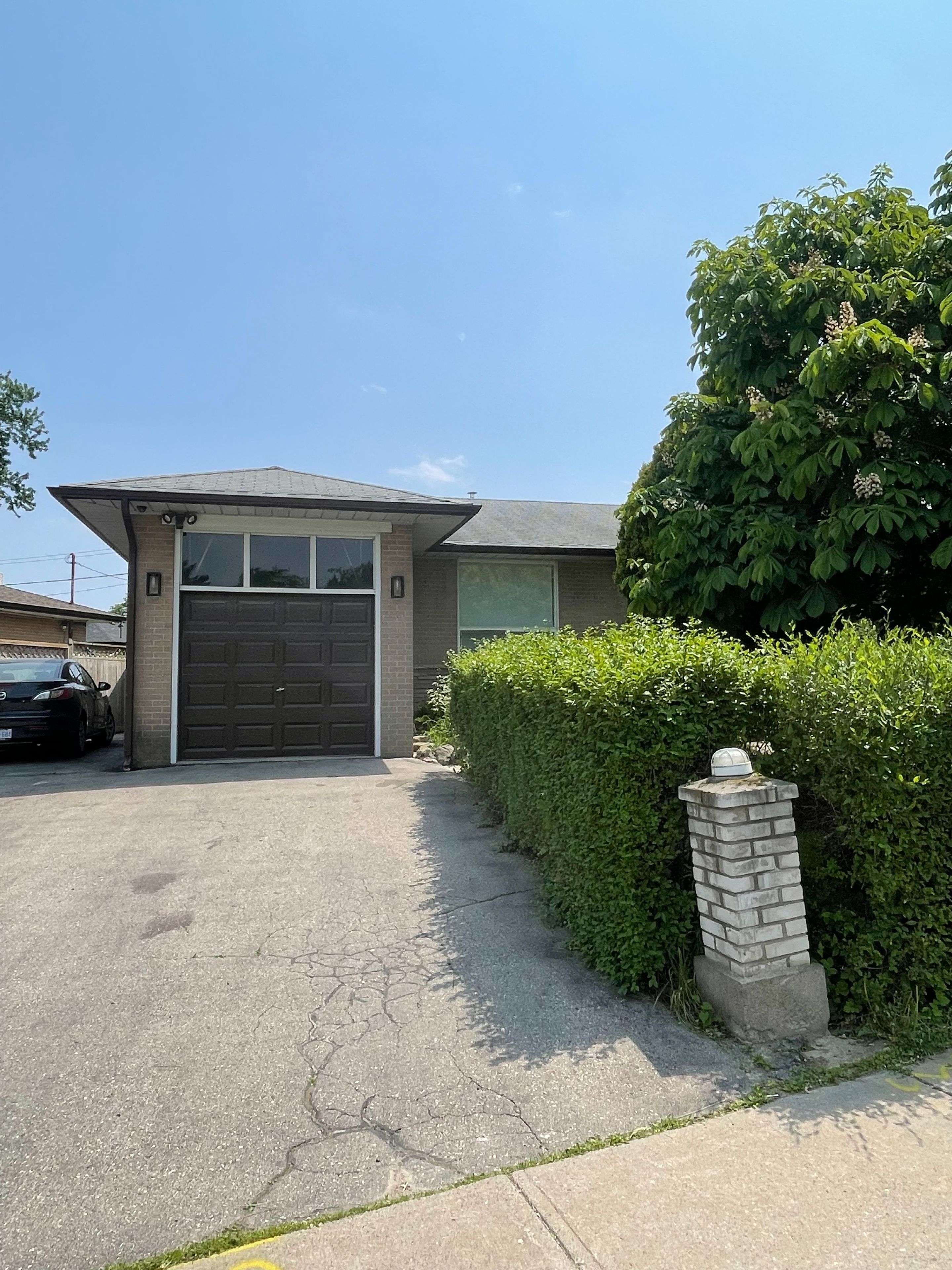 Toronto W09, ON M9R 3T3,9 Camperdown AVE
