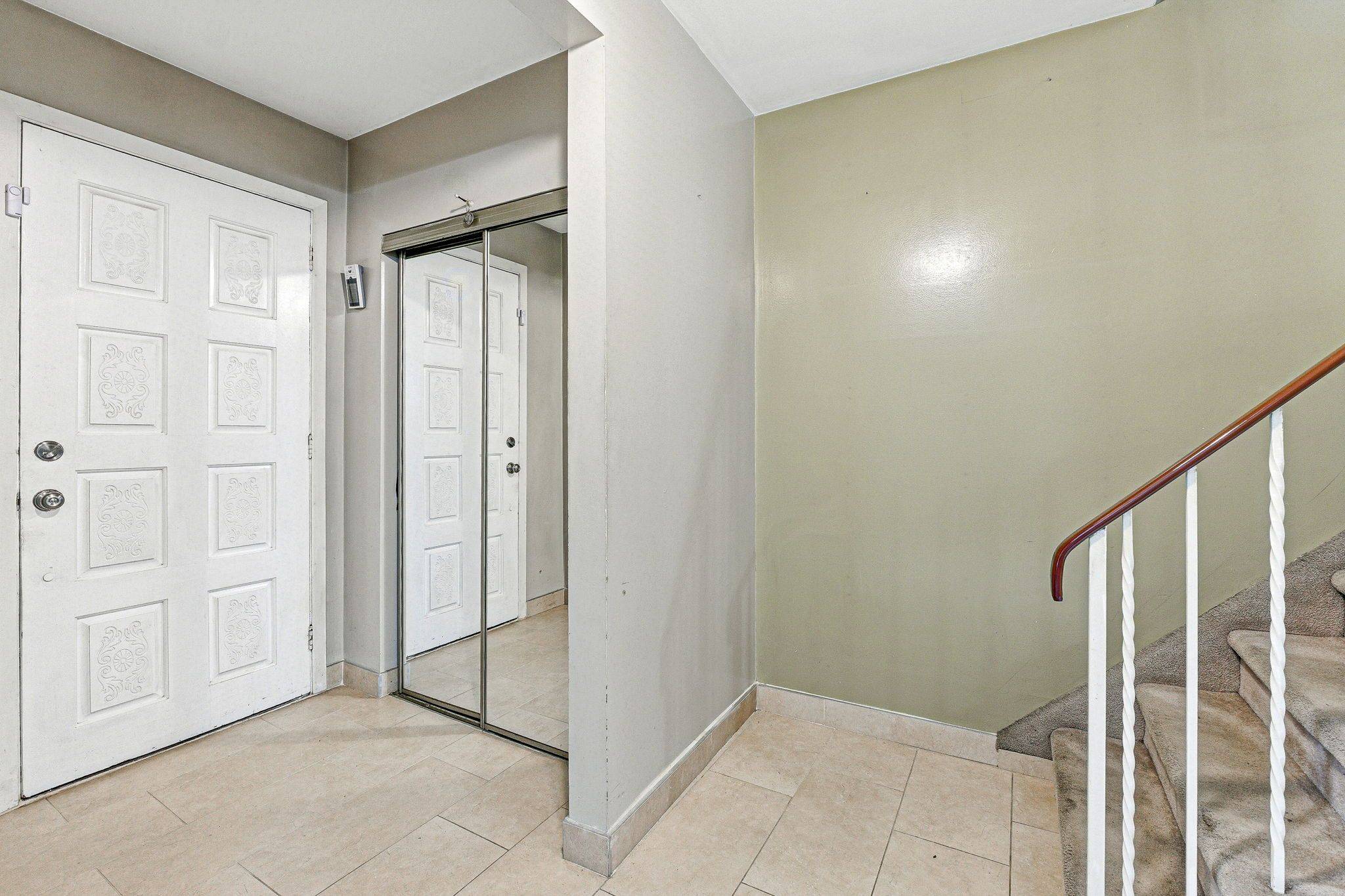 Toronto W05, ON M3N 1G8,32 Fennimore CRES