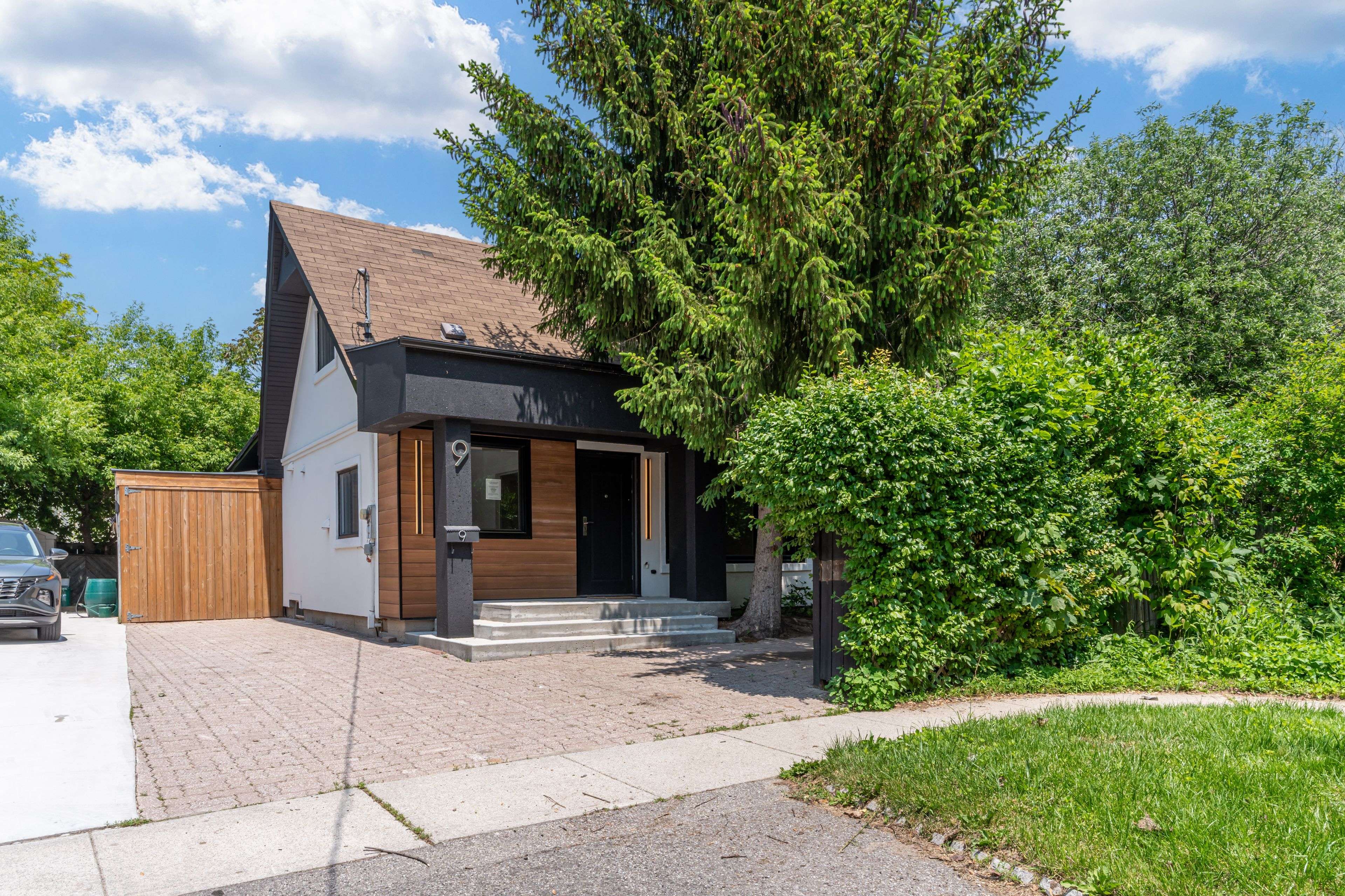 St. Catharines, ON L2R 1P3,9 Belfast CT