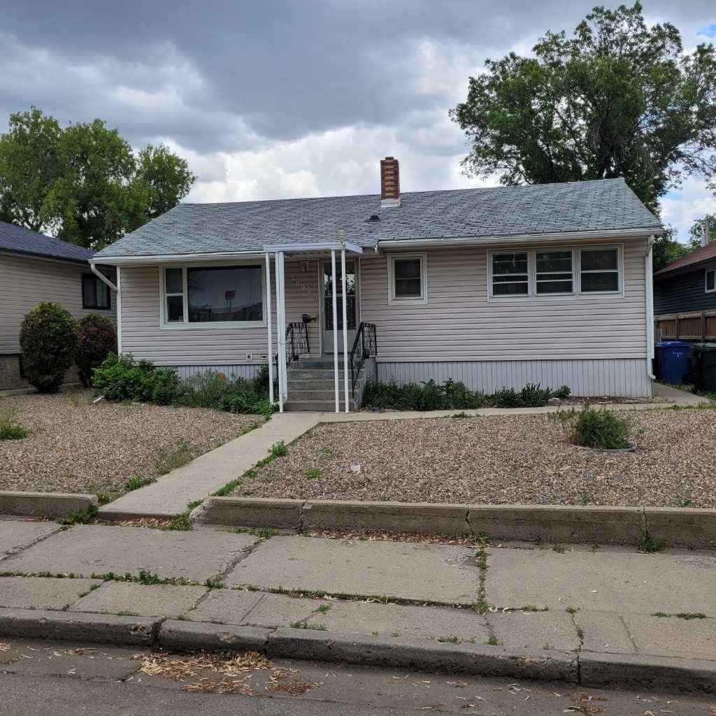Medicine Hat, AB T1A 5G7,1005 Bullivant CRES SW