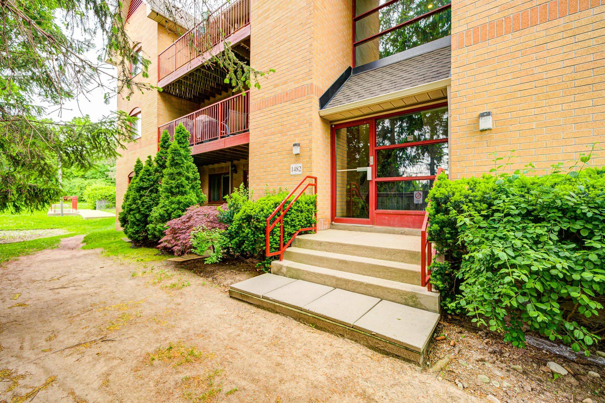Oakville, ON L6M 3G7,1482 Pilgrims WAY #1514