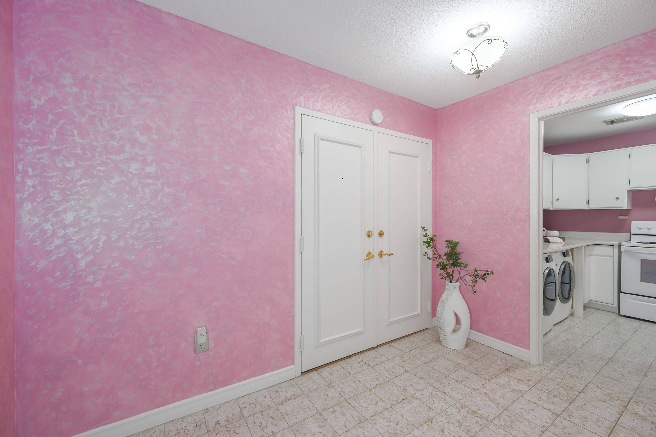 London North, ON N6H 4P8,200 Everglade CRES #206