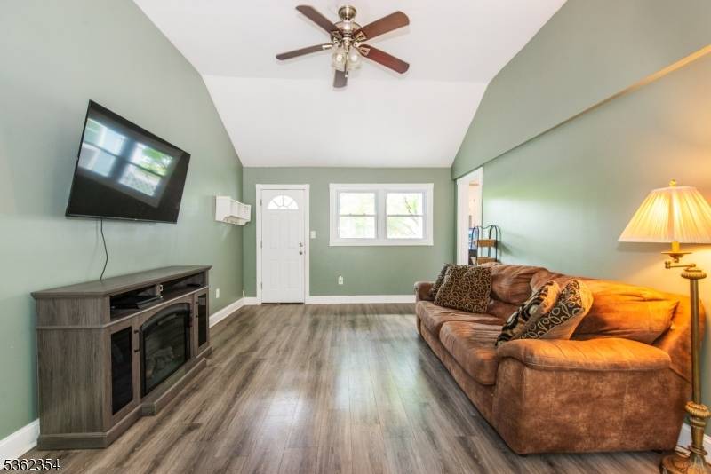 Hanover Twp., NJ 07960,26 Park Ave