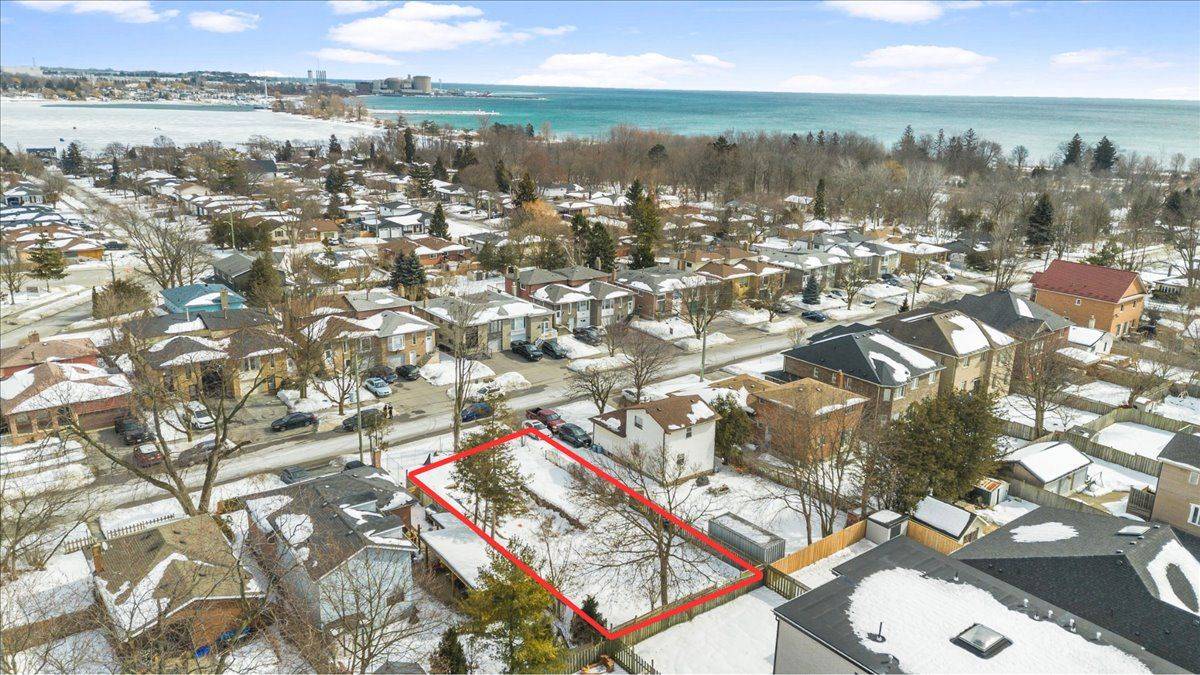 Pickering, ON L1W 2T9,692 West Shore BLVD