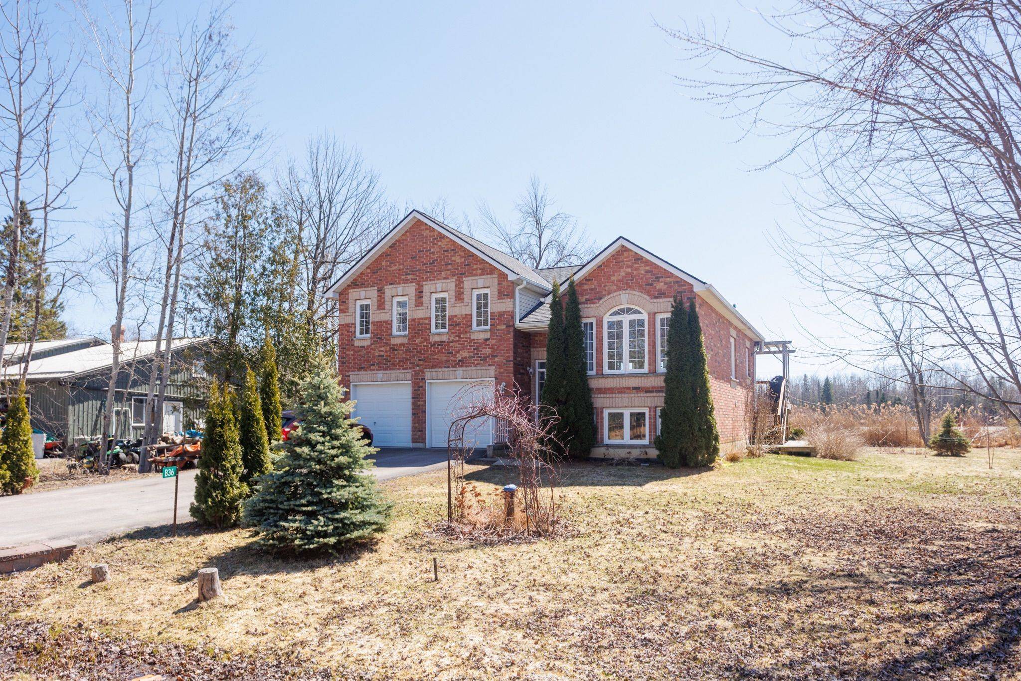 Brock, ON L0K 1A0,36 Ball AVE E