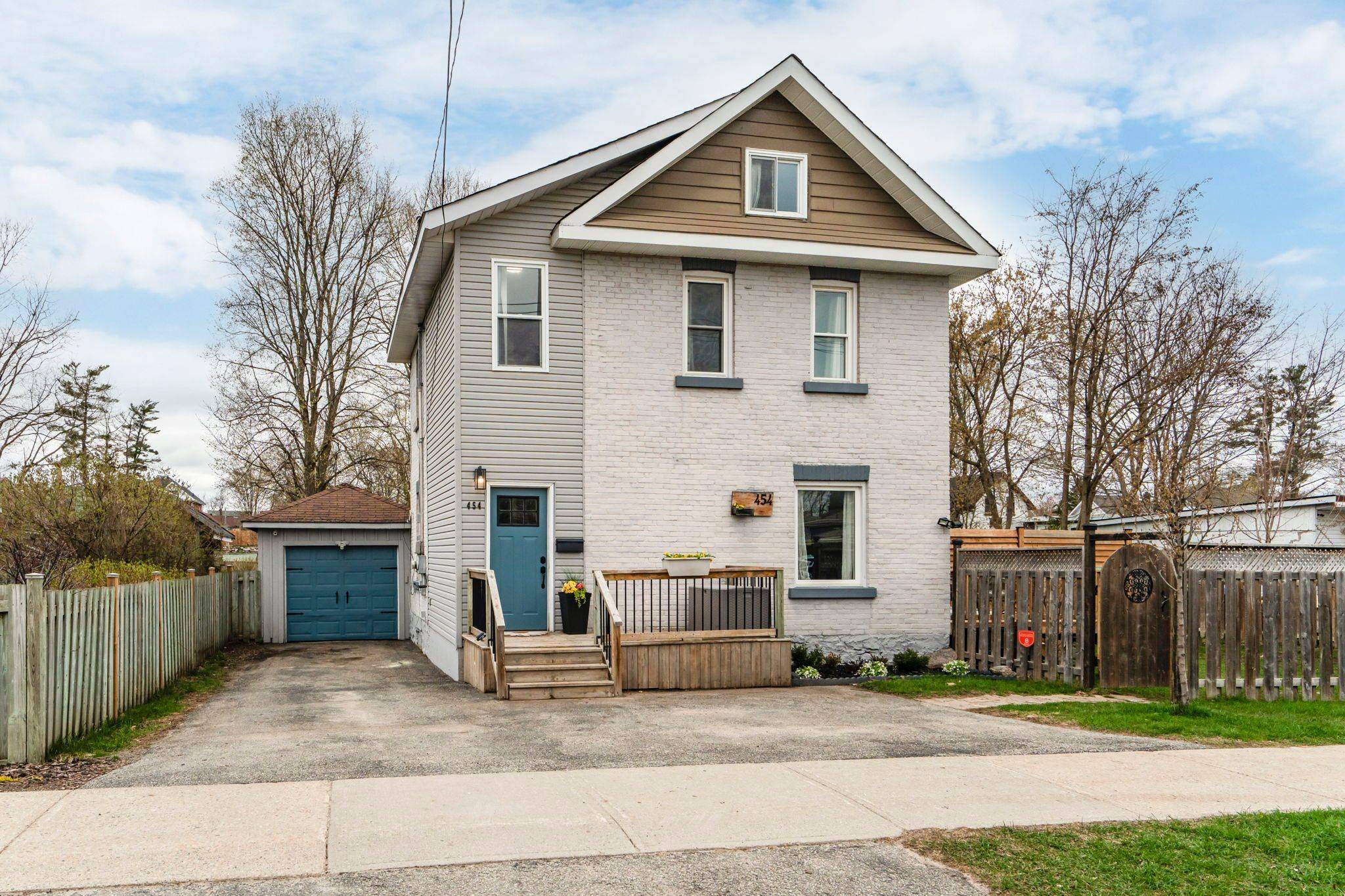 Midland, ON L4R 2K9,454 Colborne ST