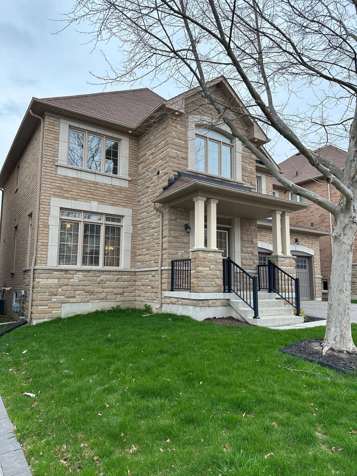 Newmarket, ON L3X 0B7,959 Ernest Cousins CIR