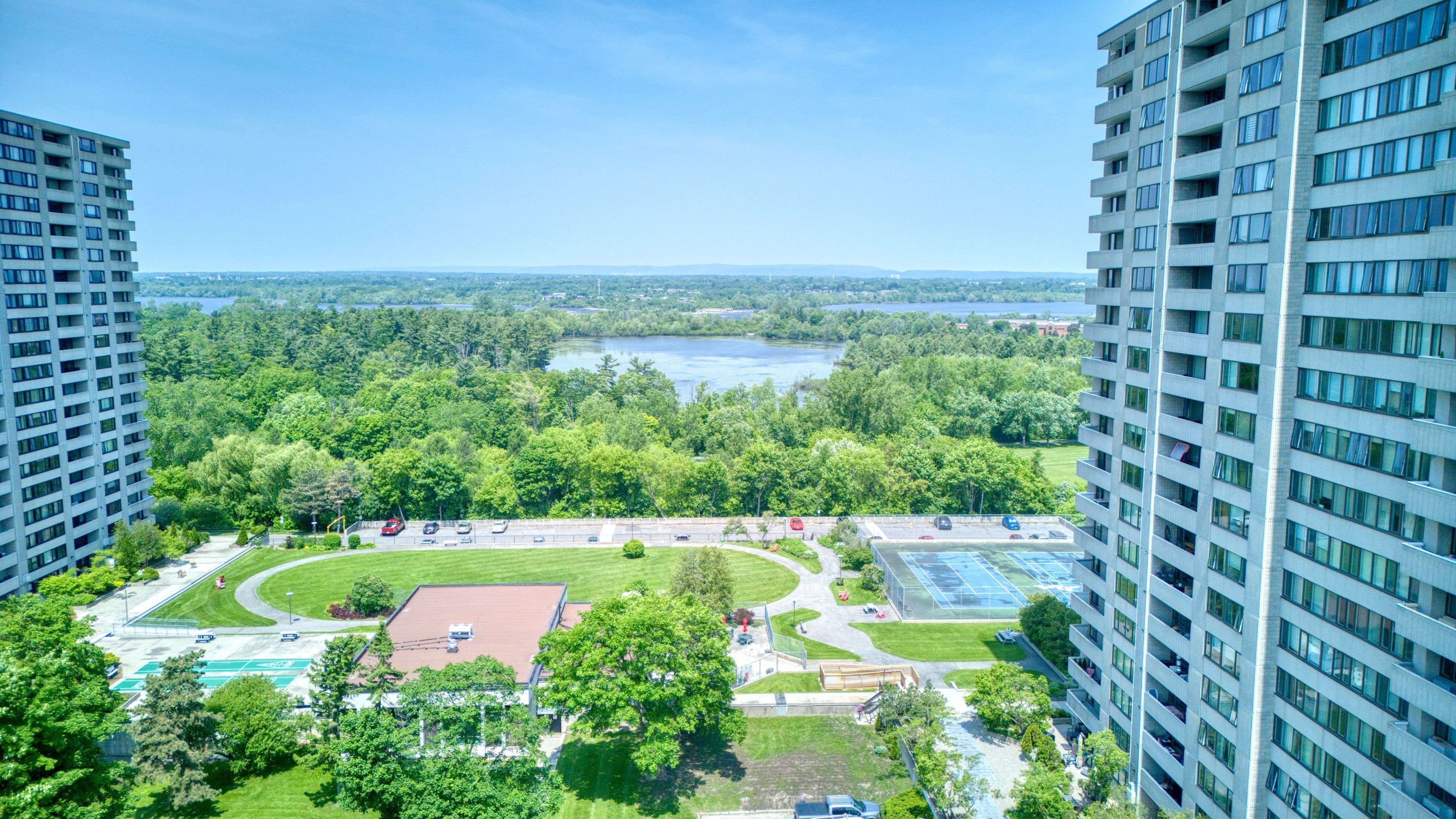 Britannia - Lincoln Heights And Area, ON K2B 5W8,2625 Regina ST #1401