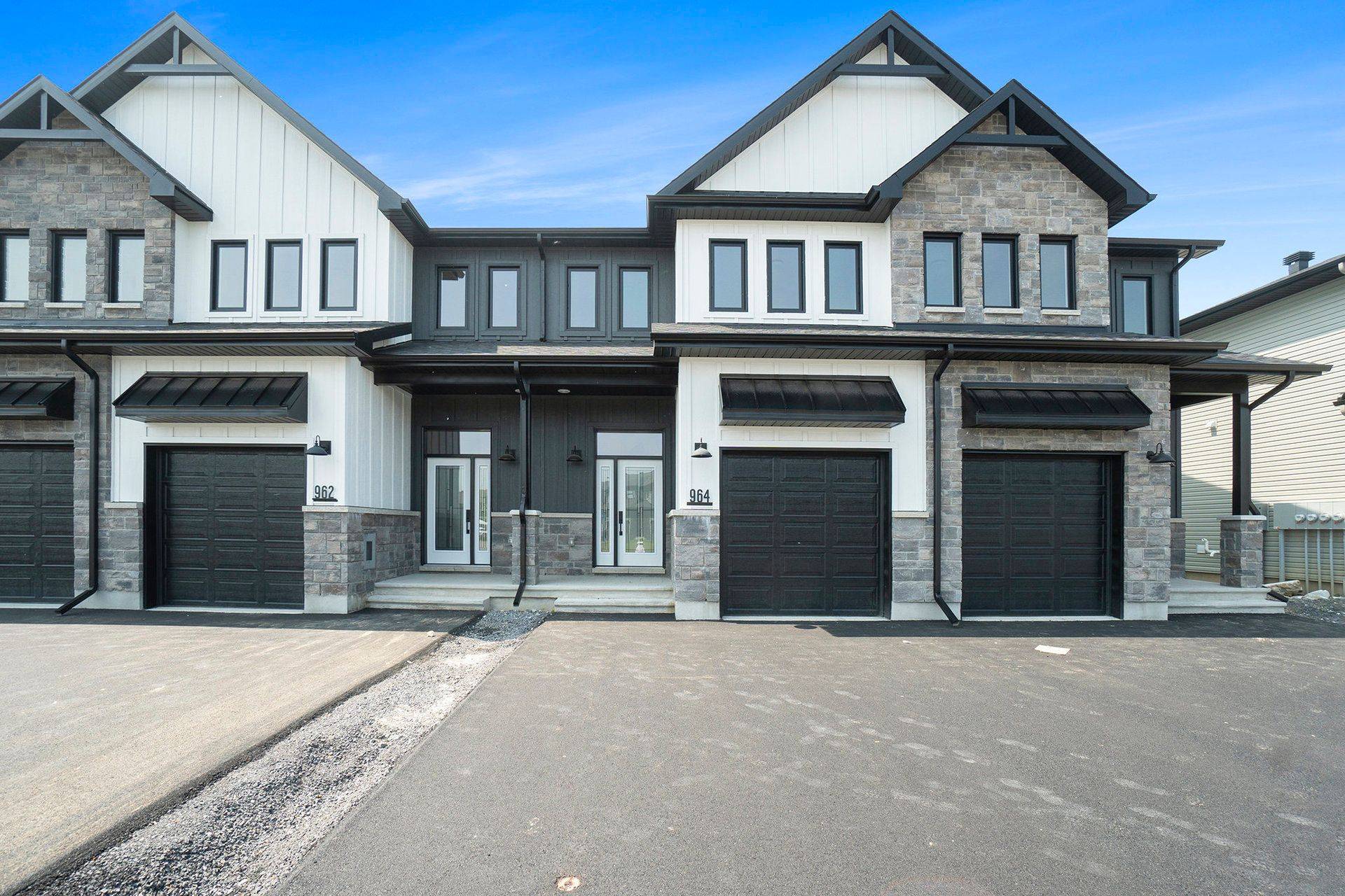 Russell, ON K0A 1W0,964 COLOGNE ST