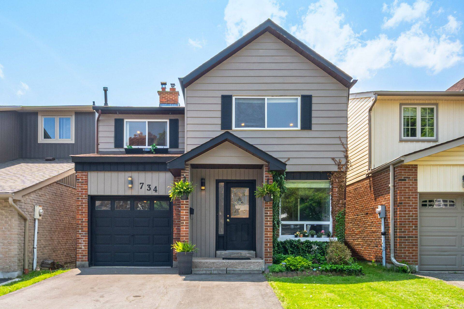 Milton, ON L9T 3Z8,734 Briar CRES