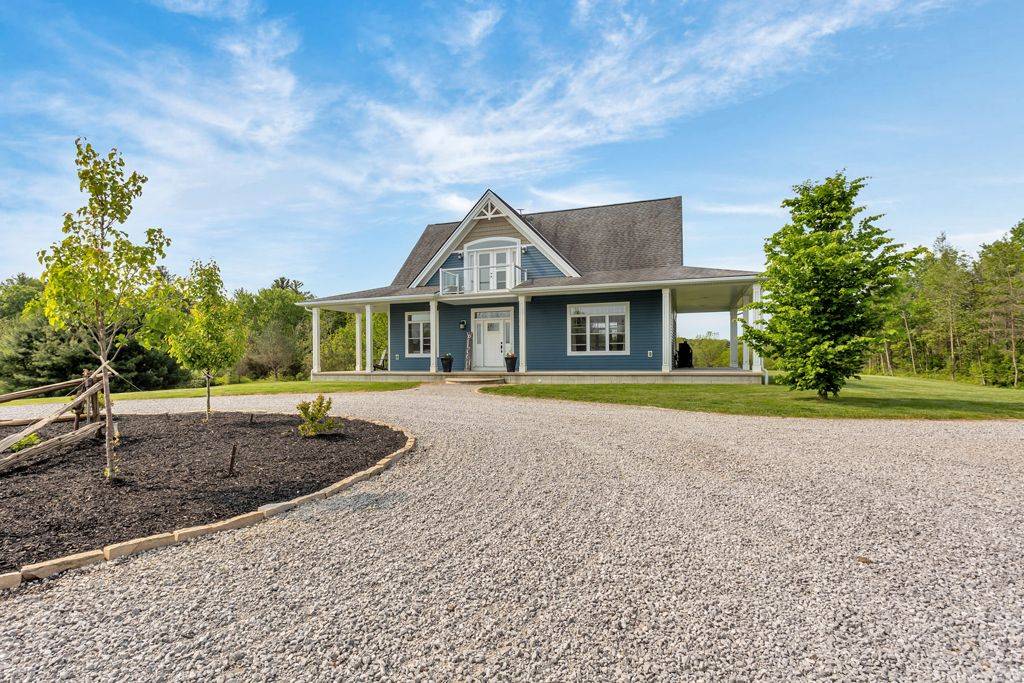 Norfolk, ON N0E 1G0,210 Beach LN