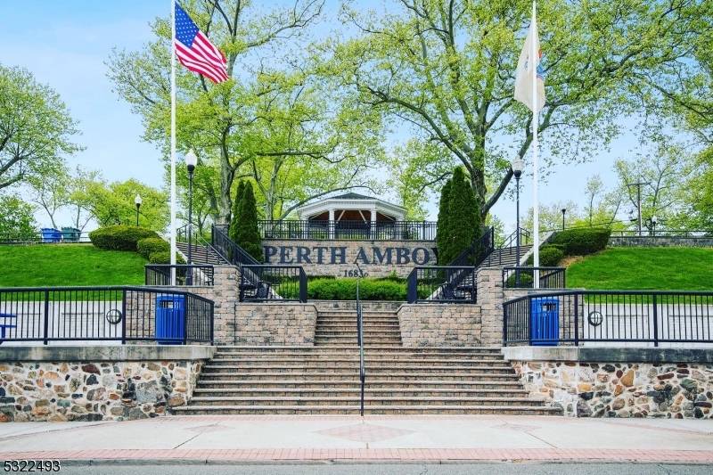 Perth Amboy City, NJ 08861,475 State St