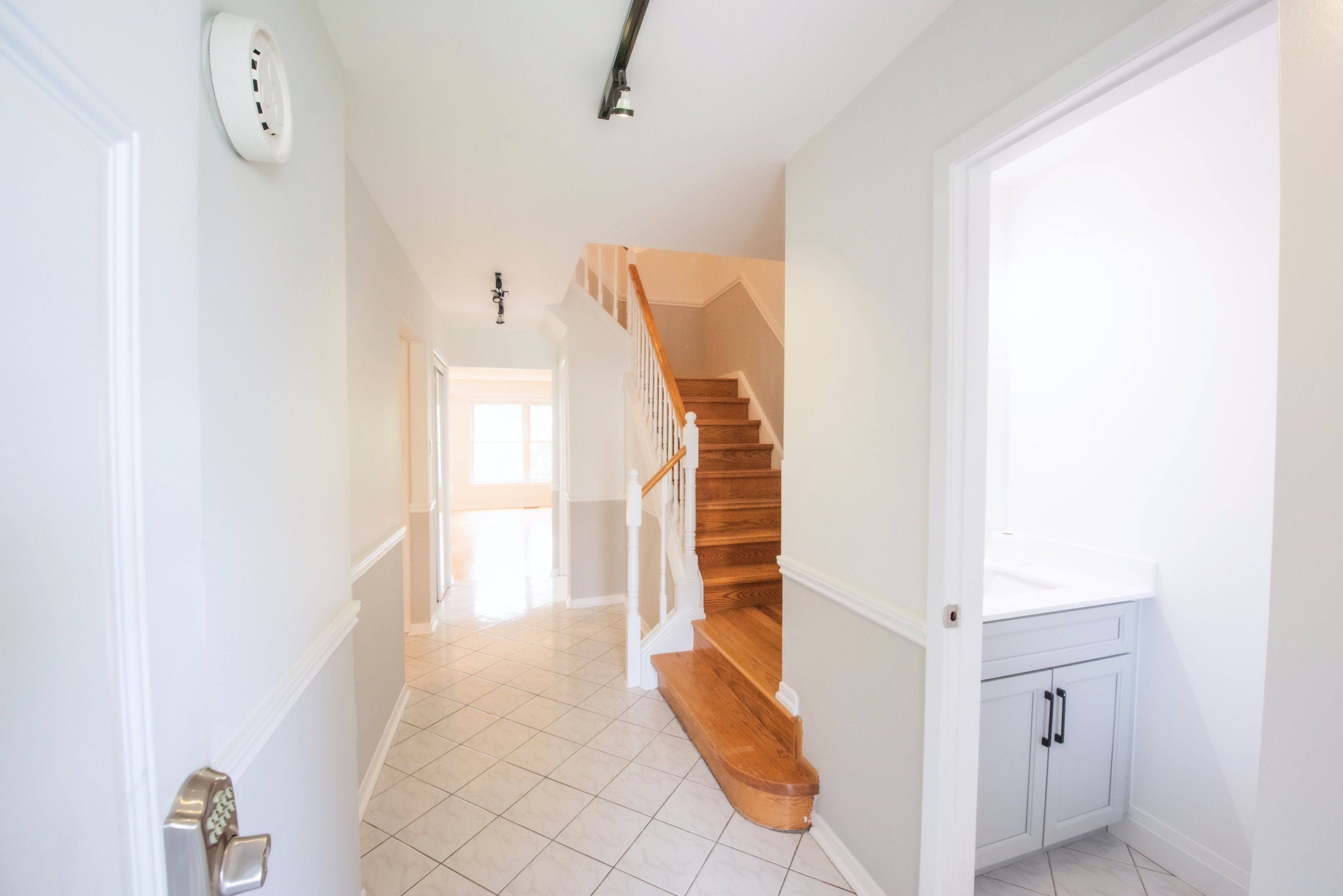 Markham, ON L3T 4T5,240 Simonston BLVD