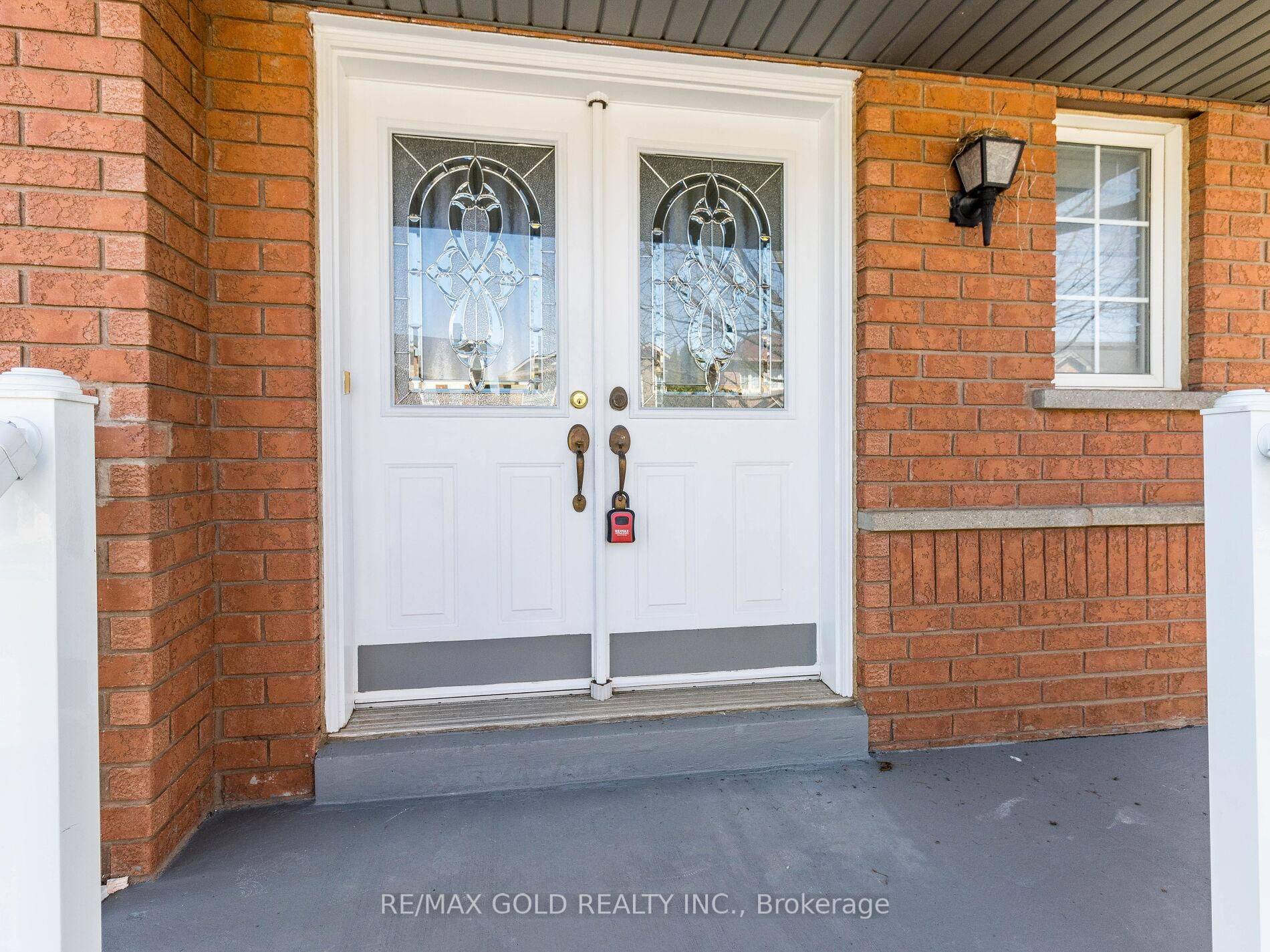 Brampton, ON L7A 2A4,10 Chestermere CRES