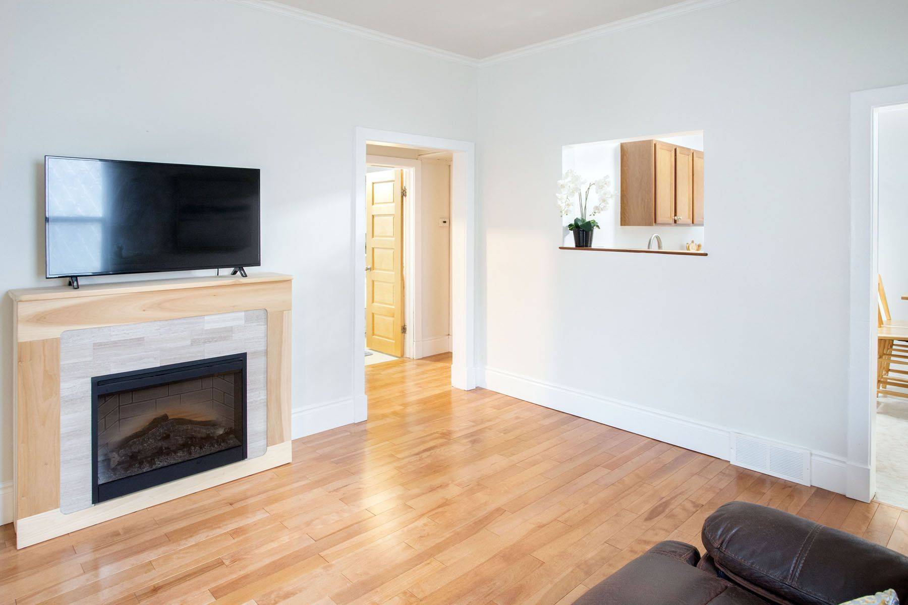 London East, ON N5Z 2R7,115 East ST E