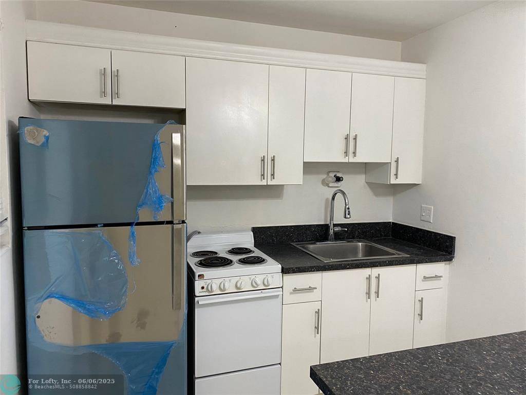 Fort Lauderdale, FL 33315,316 SW 15th St #3