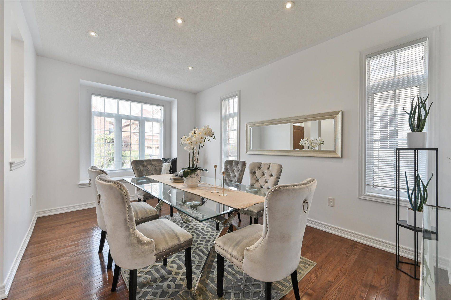Mississauga, ON L5M 0K7,5499 Freshwater DR