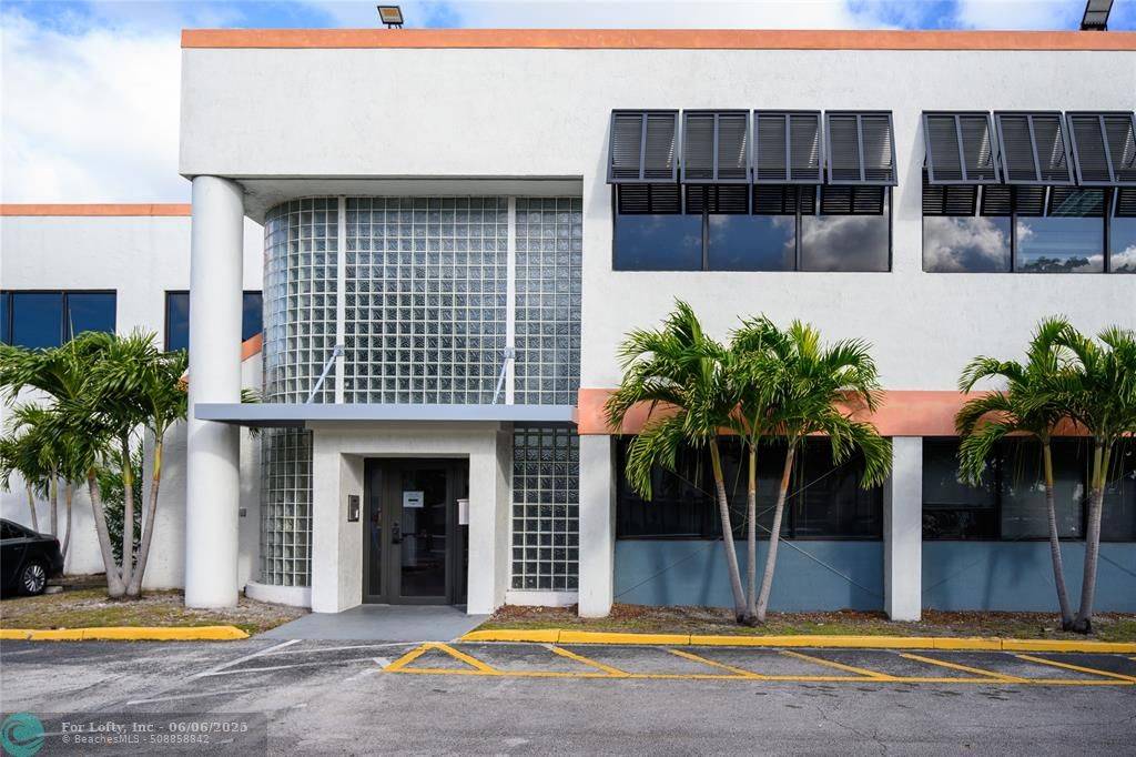 Lauderhill, FL 33313,[StreetName,UnitNumber,StreetNumber,StreetDirPrefix]