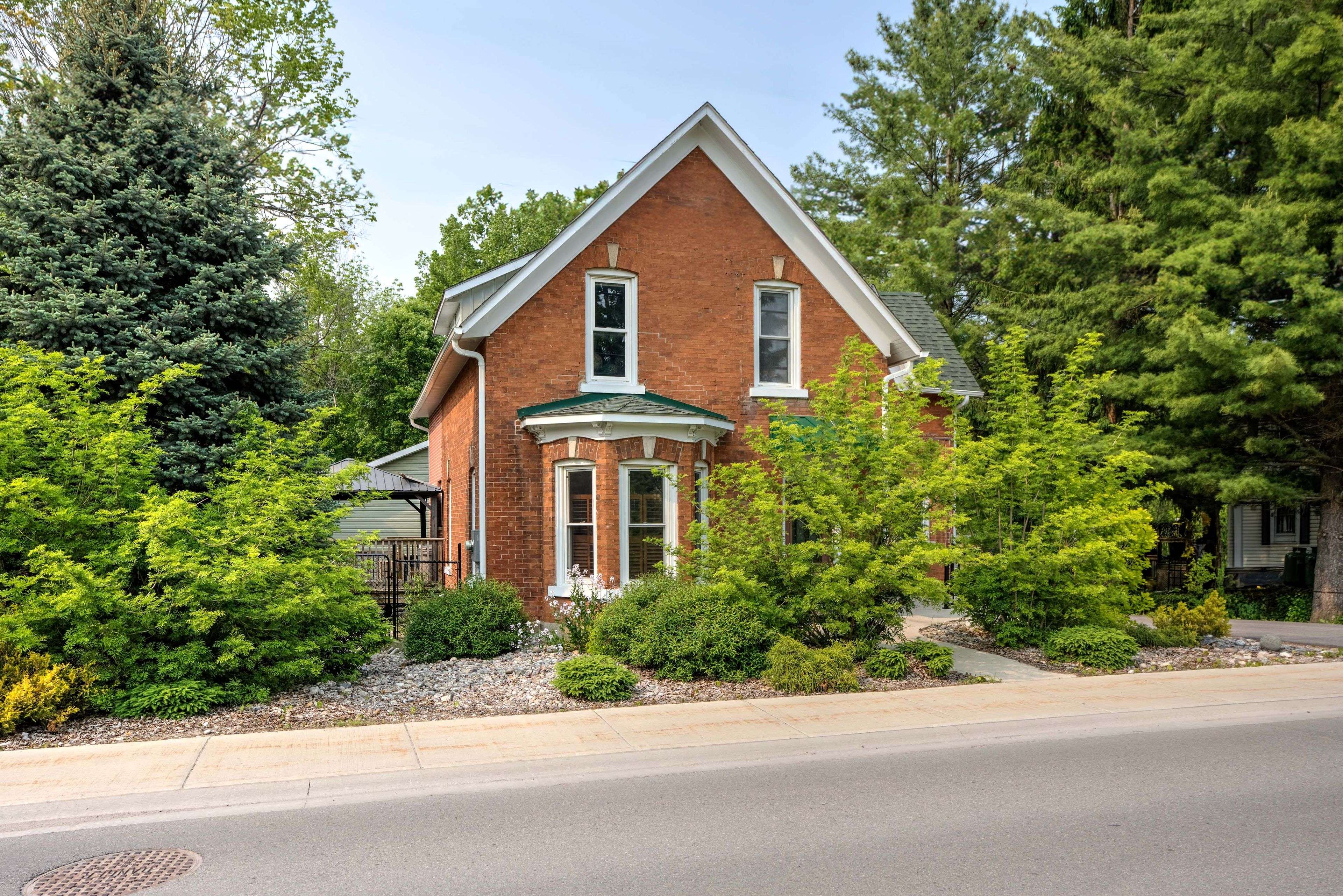 Westport, ON K0G 1X0,46 Bedford ST