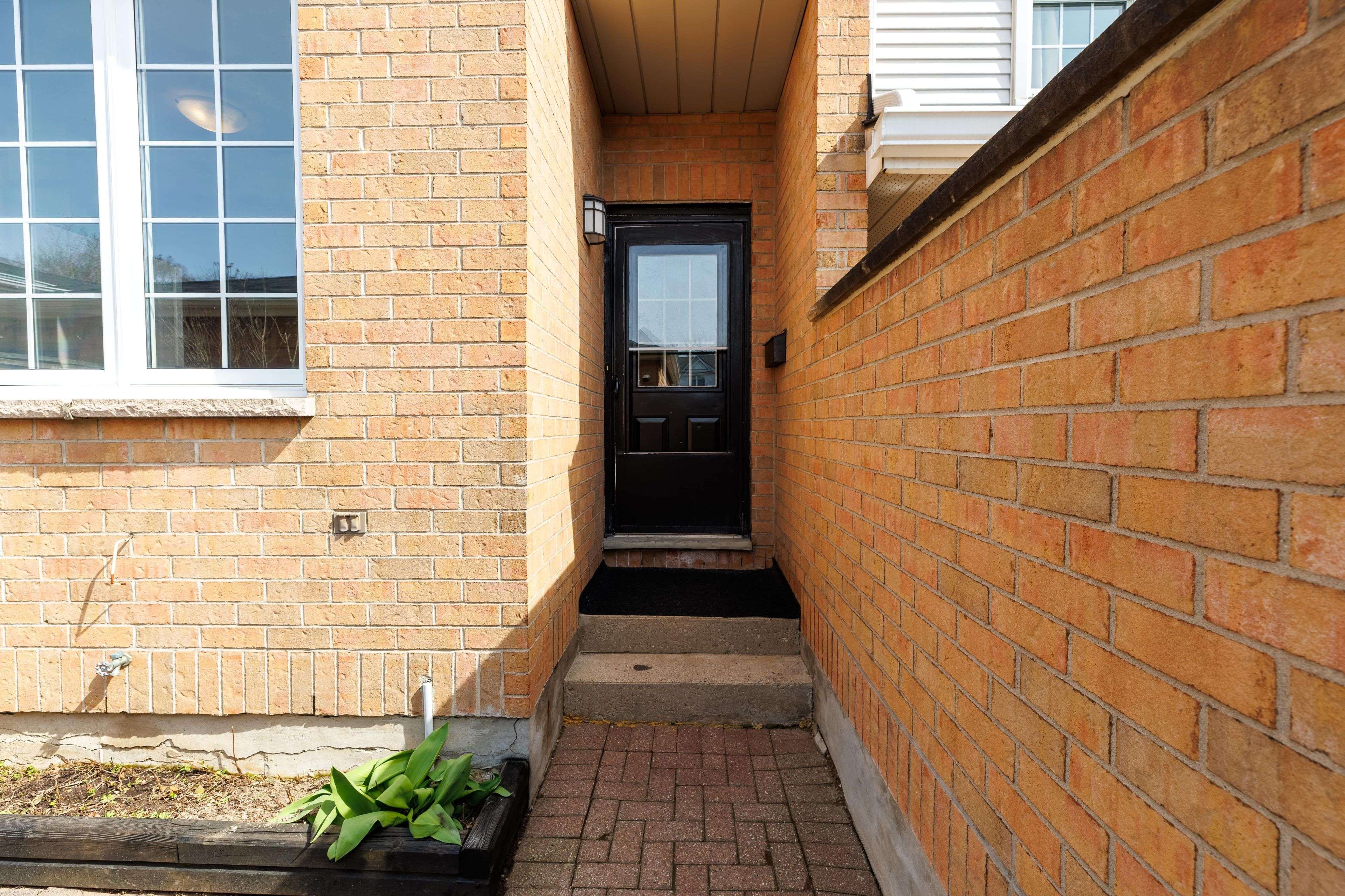 London North, ON N6G 4W1,1570 Richmond ST #5