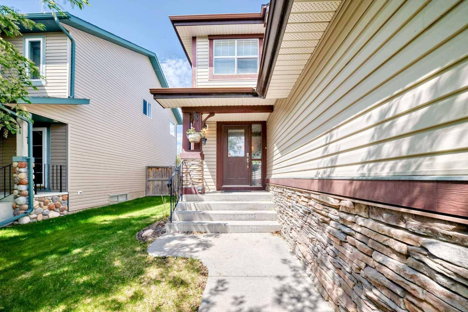 Calgary, AB T3H 5A2,54 Cougarstone Mews SW