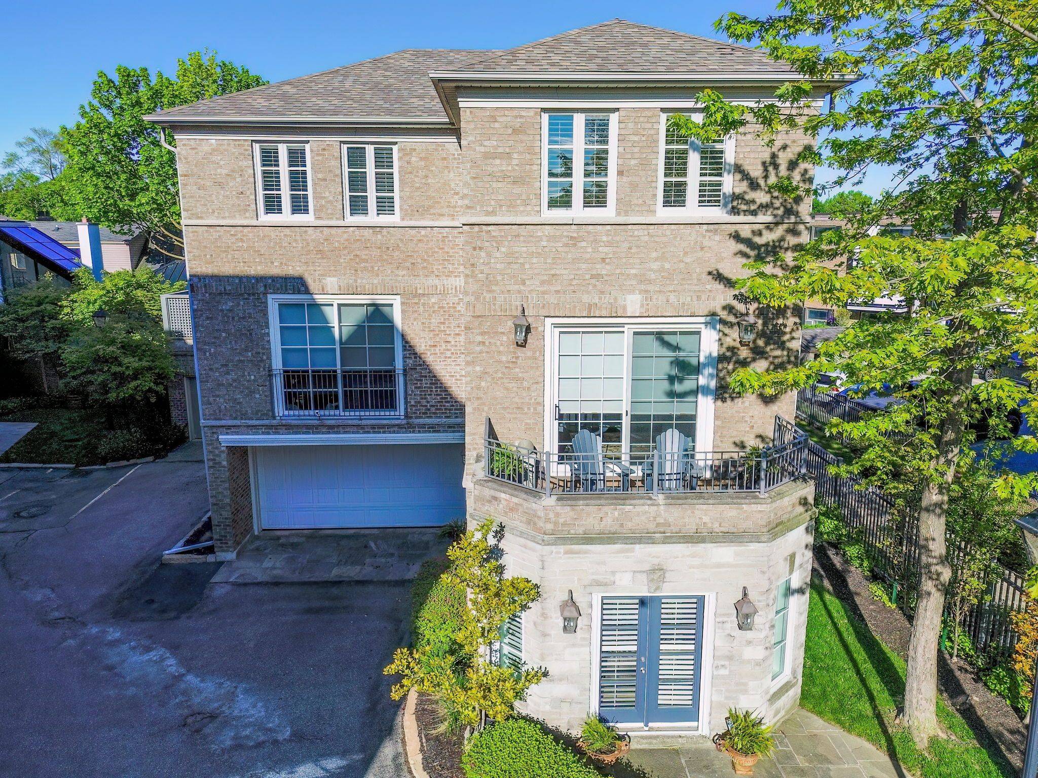 Toronto W06, ON M8V 4E7,16 Nautical LN