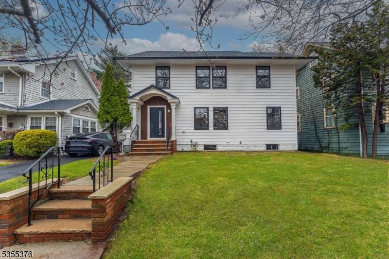 Elizabeth City, NJ 07208,27 Highland Ave