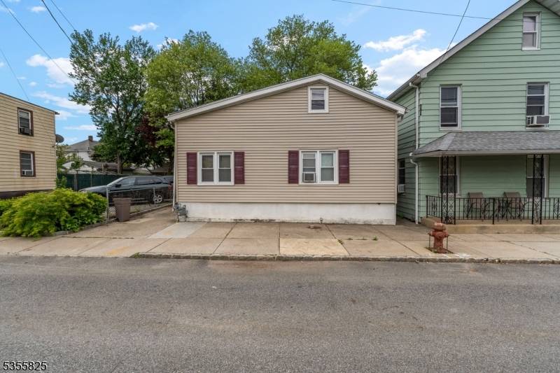 Nutley Twp., NJ 07110,33 Humbert St