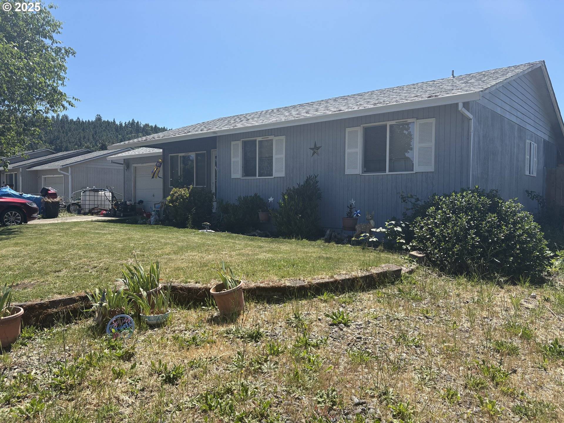Sutherlin, OR 97479,253 S Grove LN