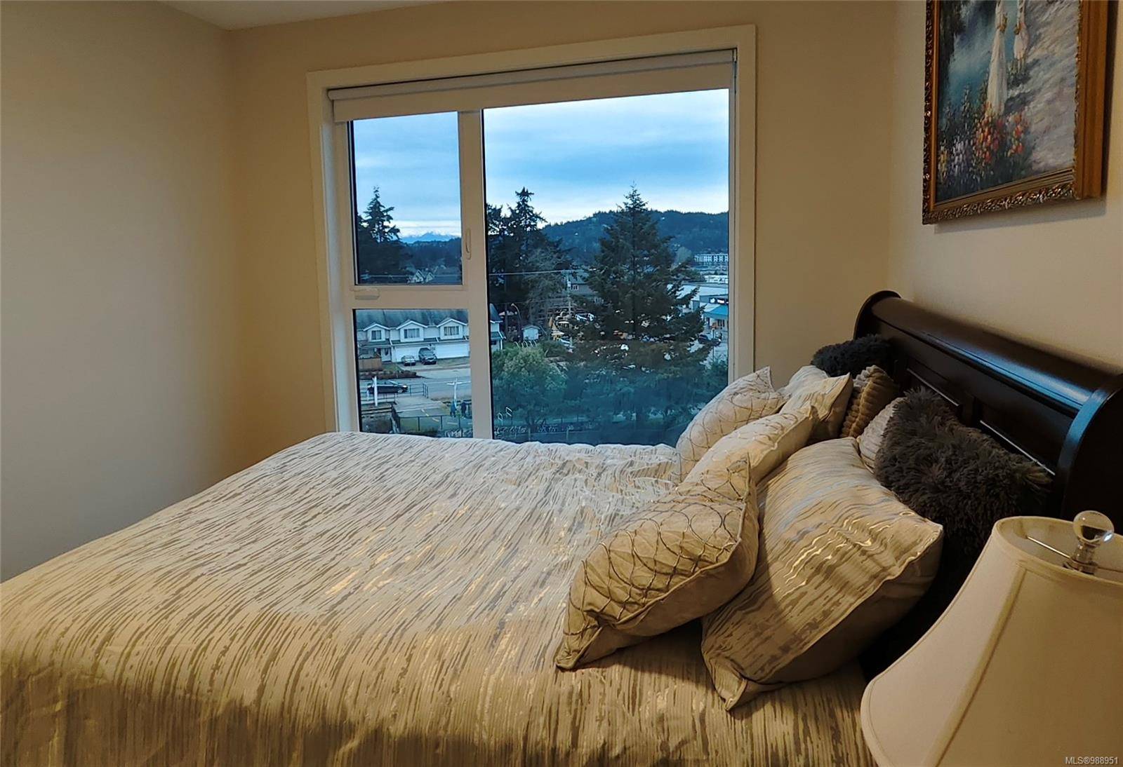 Langford, BC V9B 2T9,815 Orono Ave #502