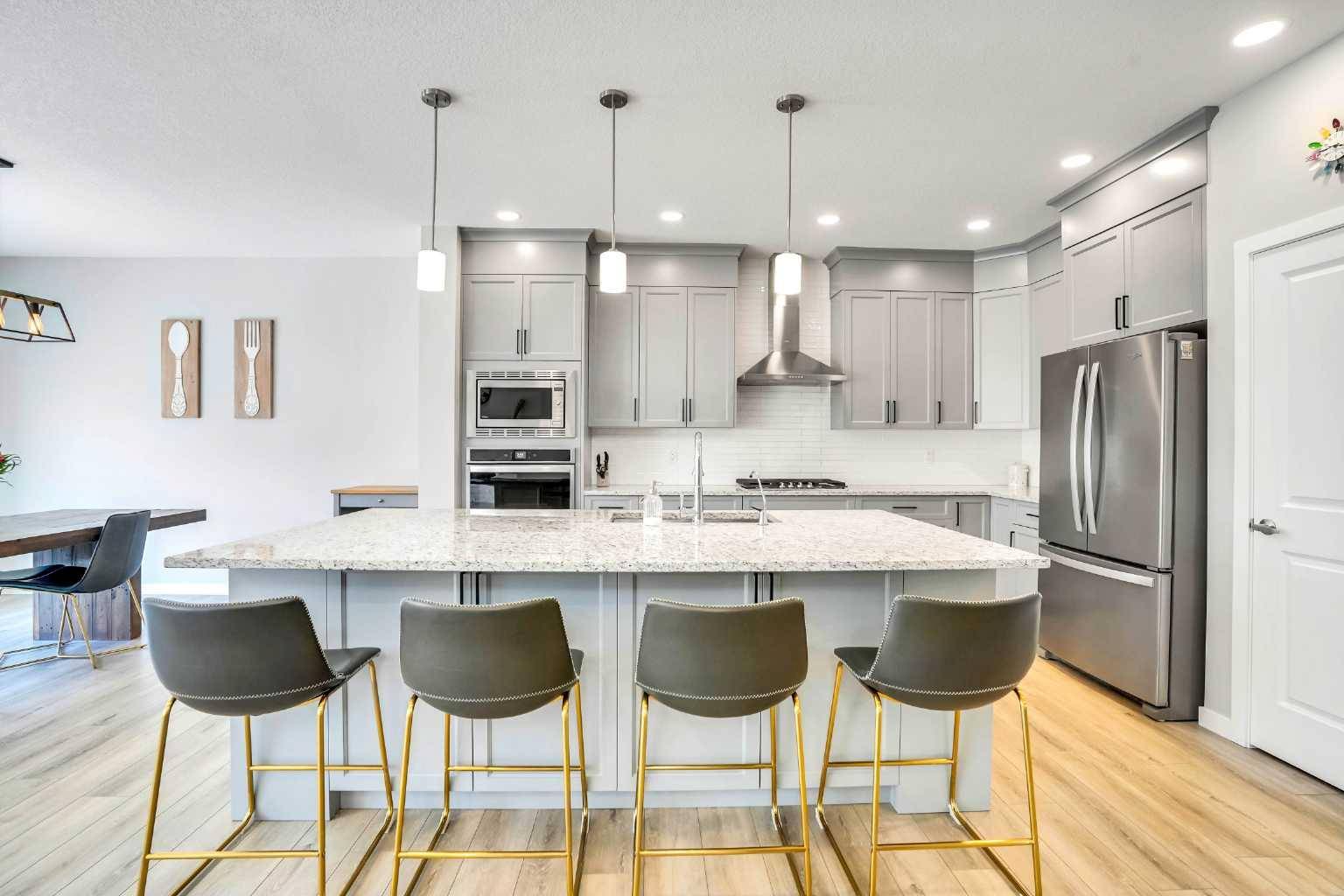 Calgary, AB T3M2Z9,217 Magnolia Heath SE