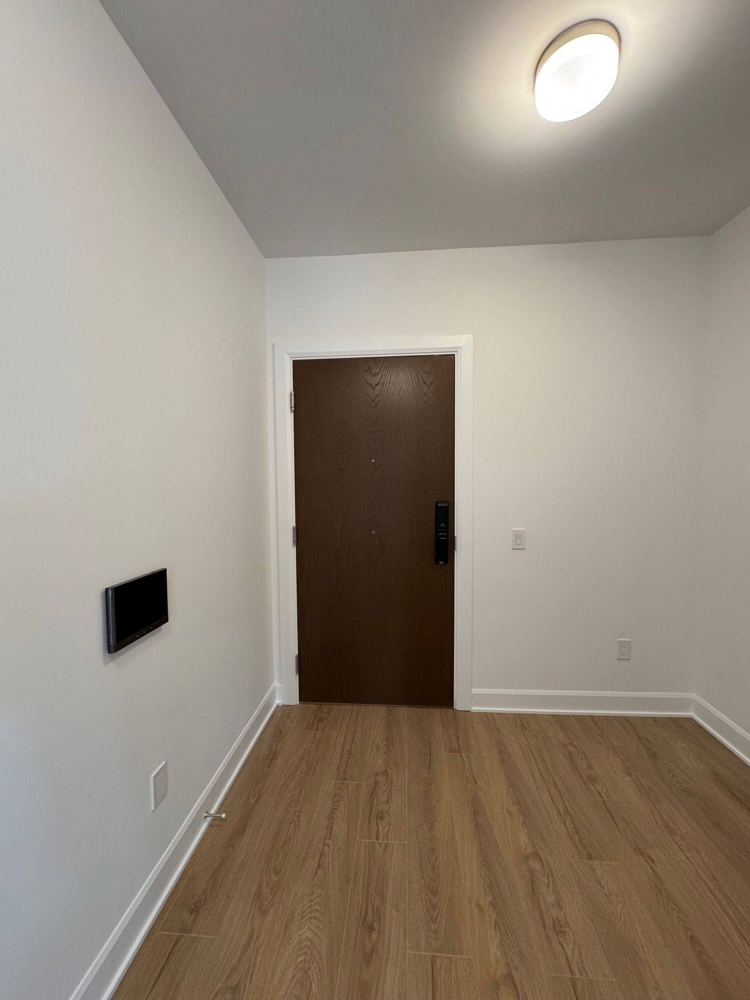 Oakville, ON L6H 0X1,3240 William Coltson AVE #326