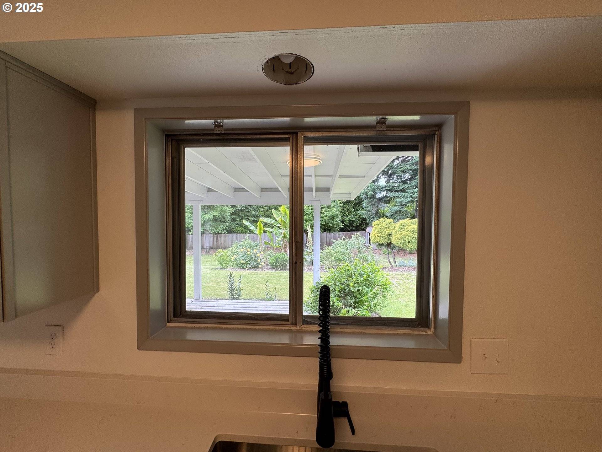 West Linn, OR 97068,2420 MARGERY ST