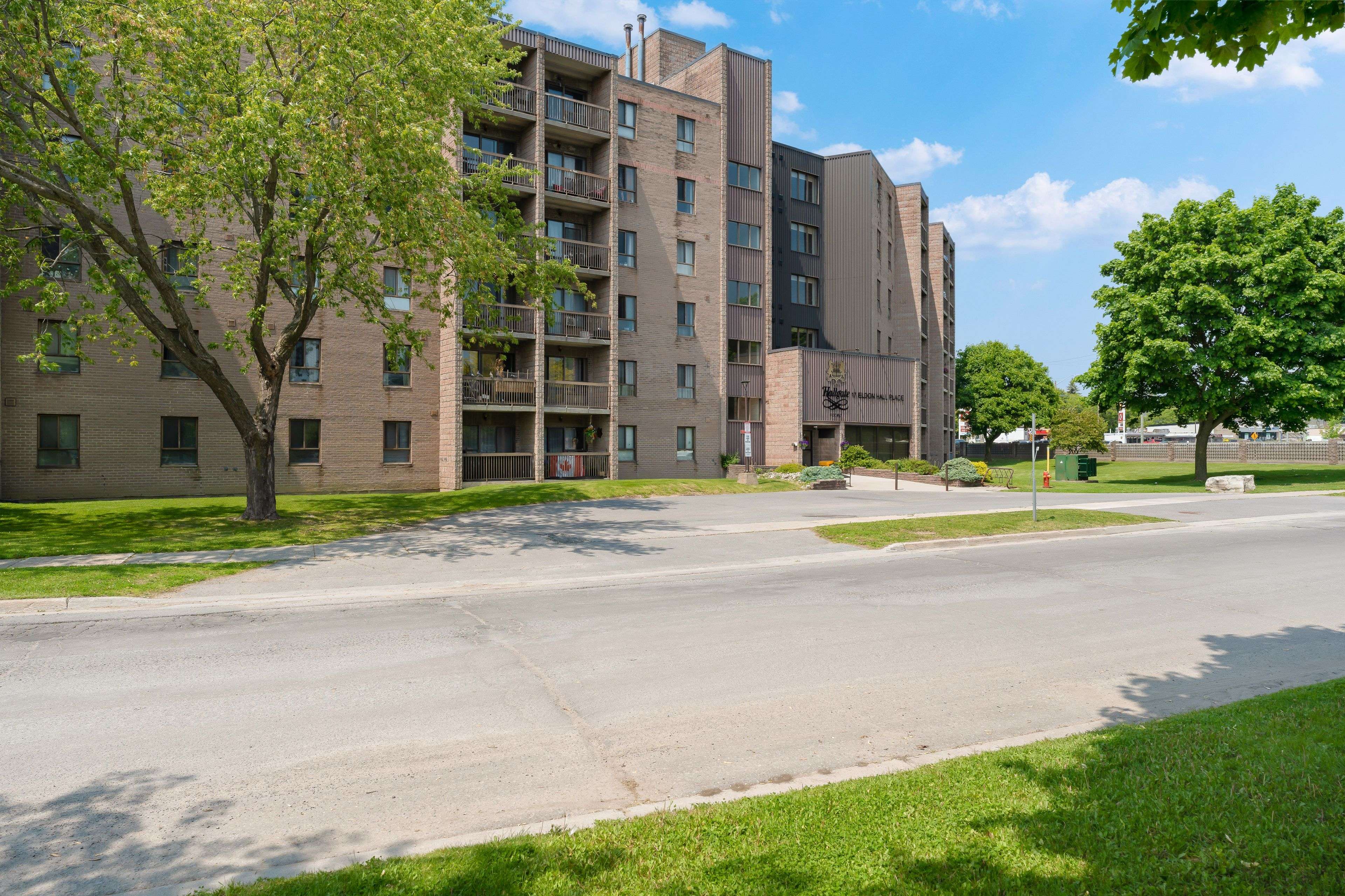 Kingston, ON K7M 7H5,17 Eldon Hall PL #212