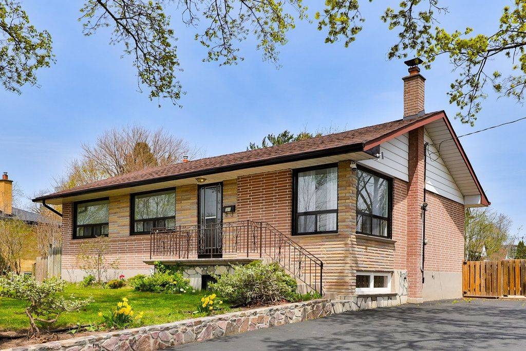 Oakville, ON L6K 3E8,361 ST AUGUSTINE DR