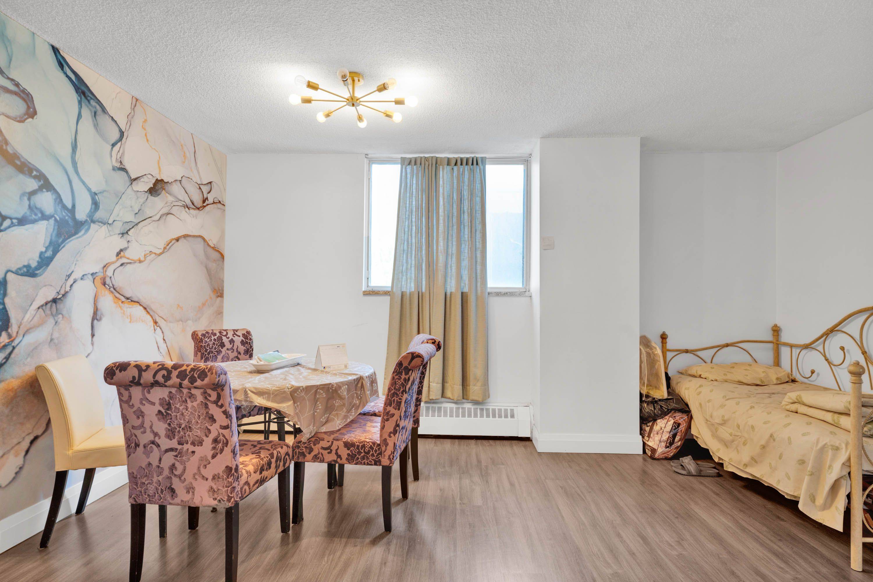 Toronto W09, ON M9R 1S8,320 Dixon RD #105