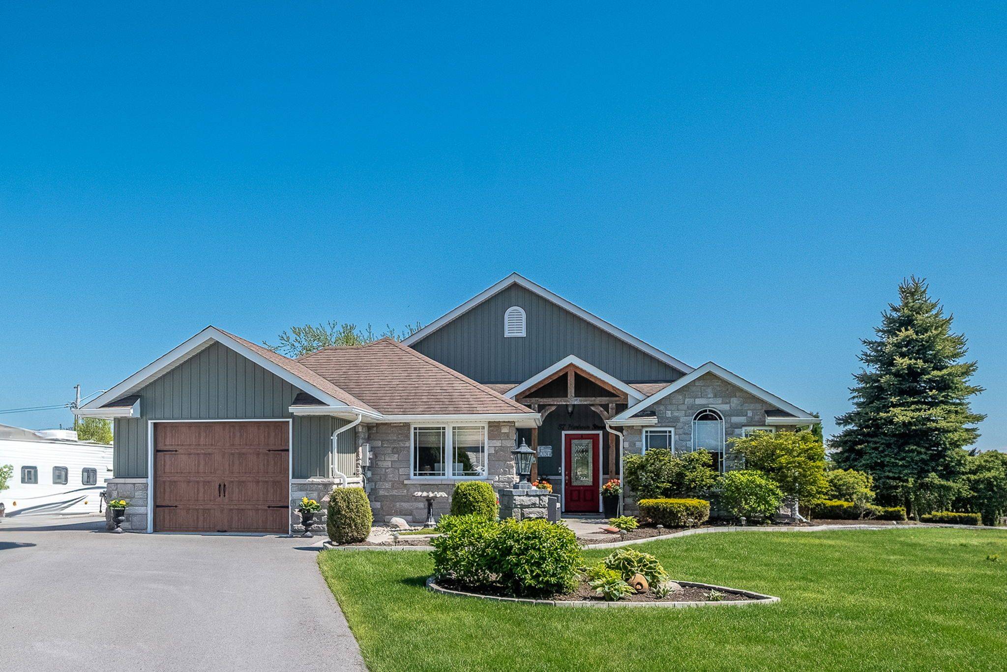 Brighton, ON K0K 1H0,57 Harbour ST