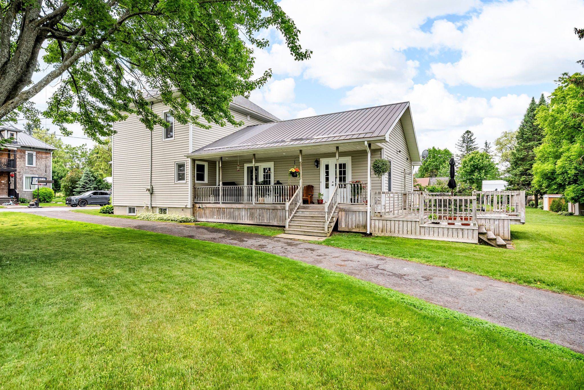 North Glengarry, ON K0C 1T0,21 Peter ST