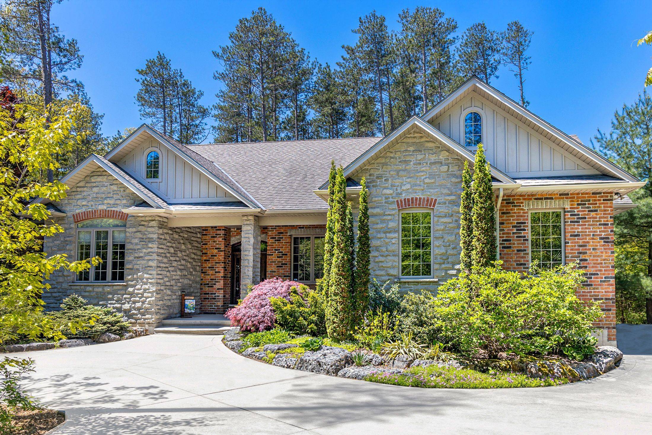 Lambton Shores, ON N0M 1T0,10387 Pinetree DR