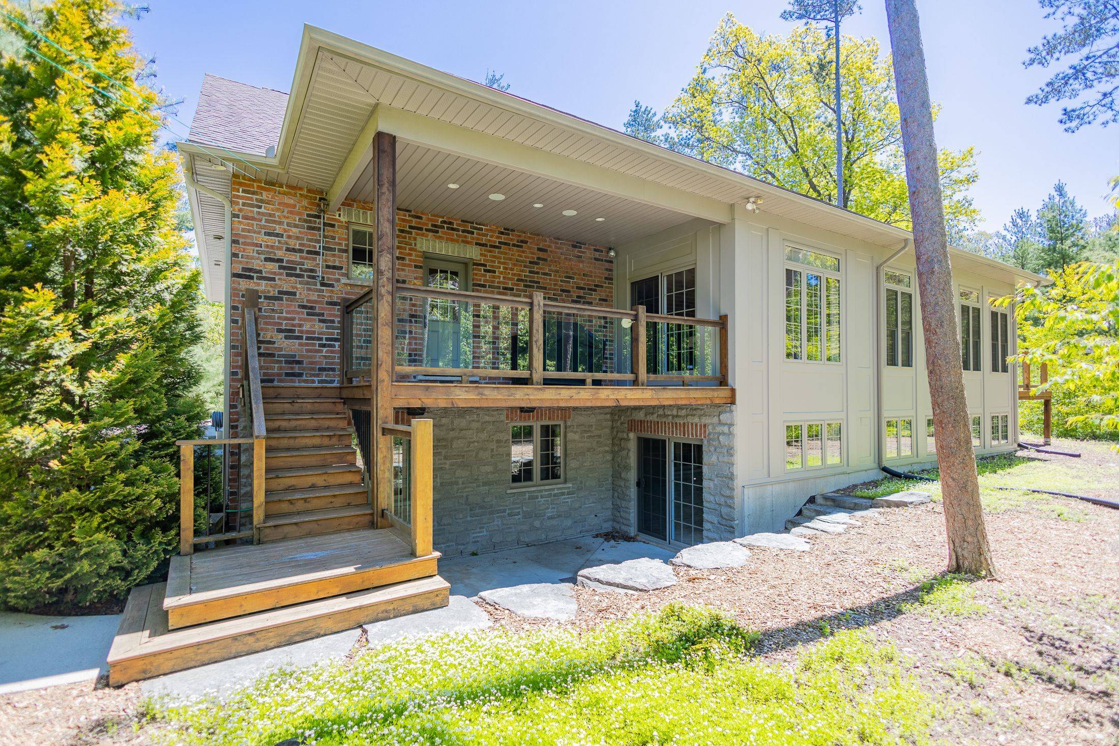 Lambton Shores, ON N0M 1T0,10387 Pinetree DR